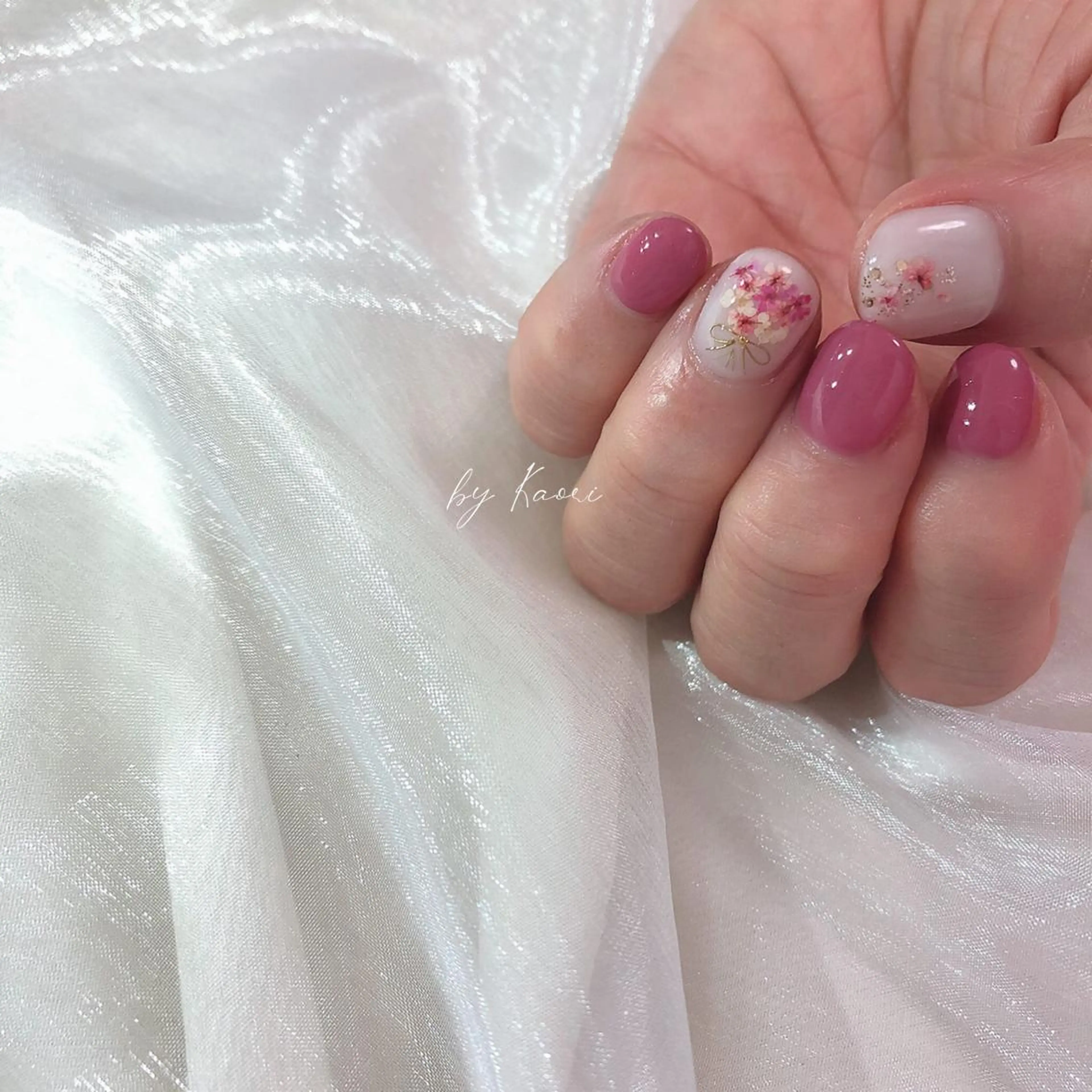 ネイル オーロラネイル ブラウン カジュアル フラワーネイル フットネイル _Defi_ by Kaoriのネイルデザイン