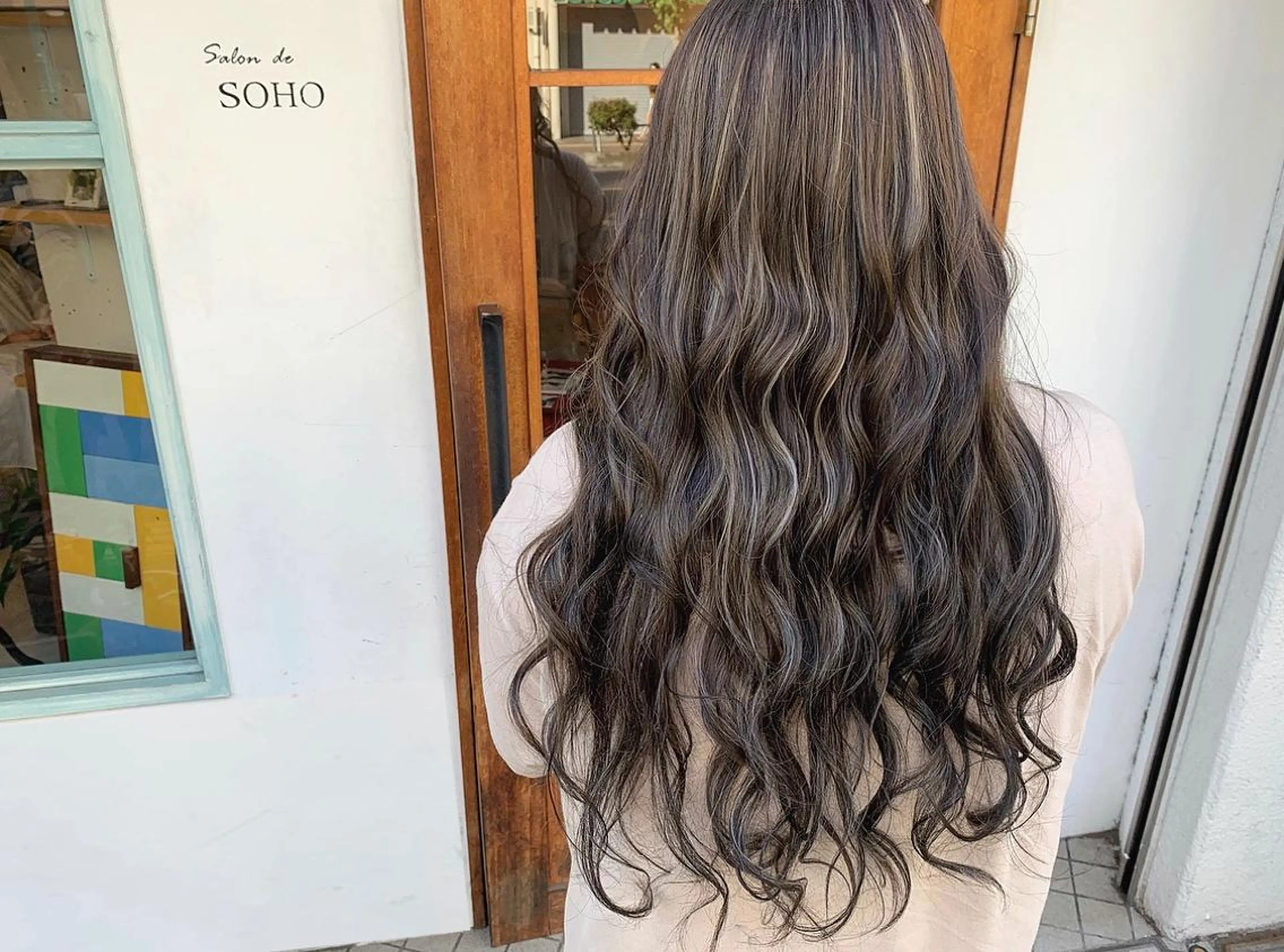 ロング カラー ハイライトカラー 外国人風カラー ハイライト たかいわ みきのヘアスタイル