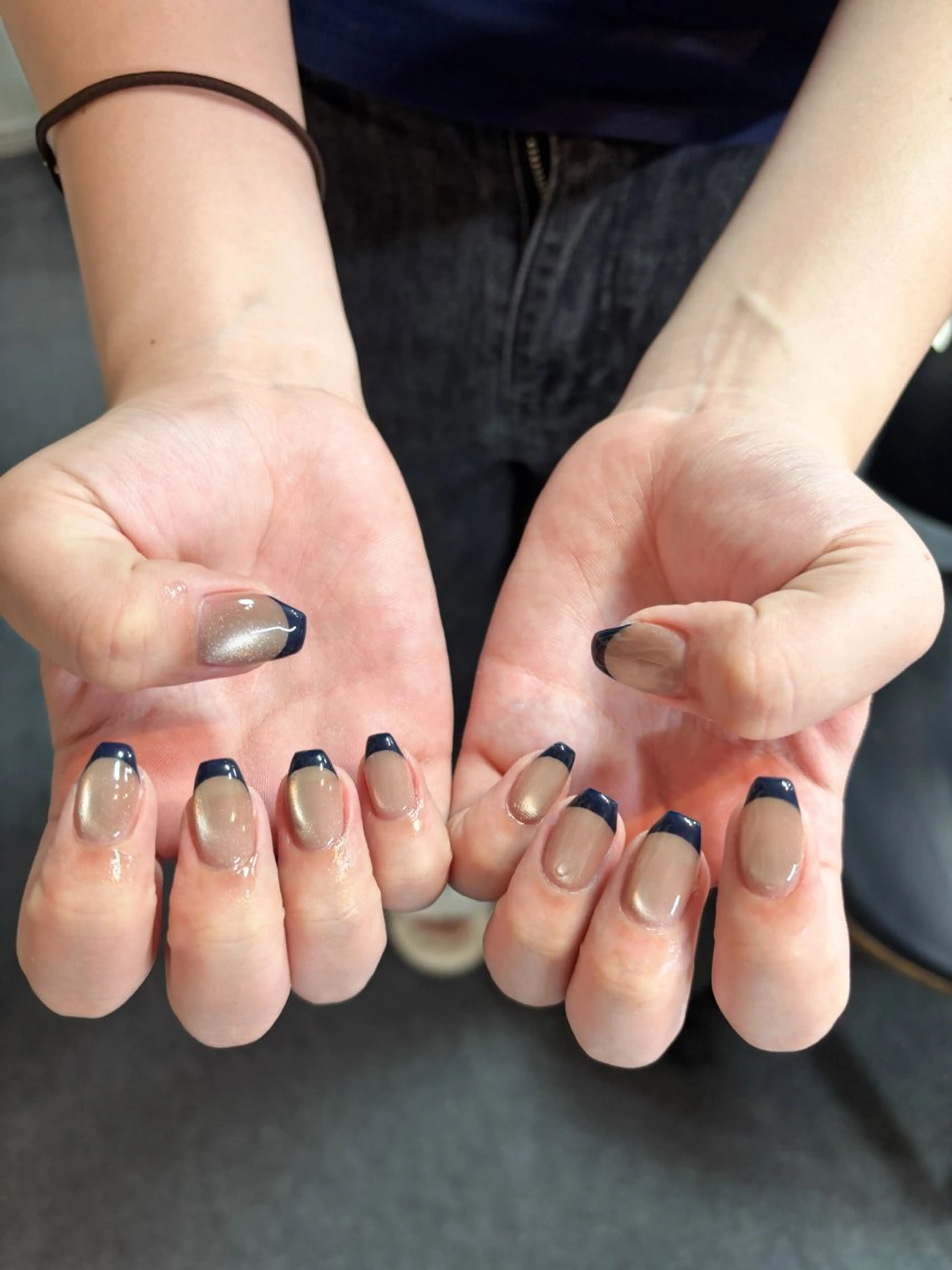 ネイル フレンチネイル 氷ネイル・うるうるネイル マグネットネイル ネイビー オフィスネイル ハンドネイル ハンドケア 🎀NAIL🎀 AI🪄︎︎◝✩のネイルデザイン