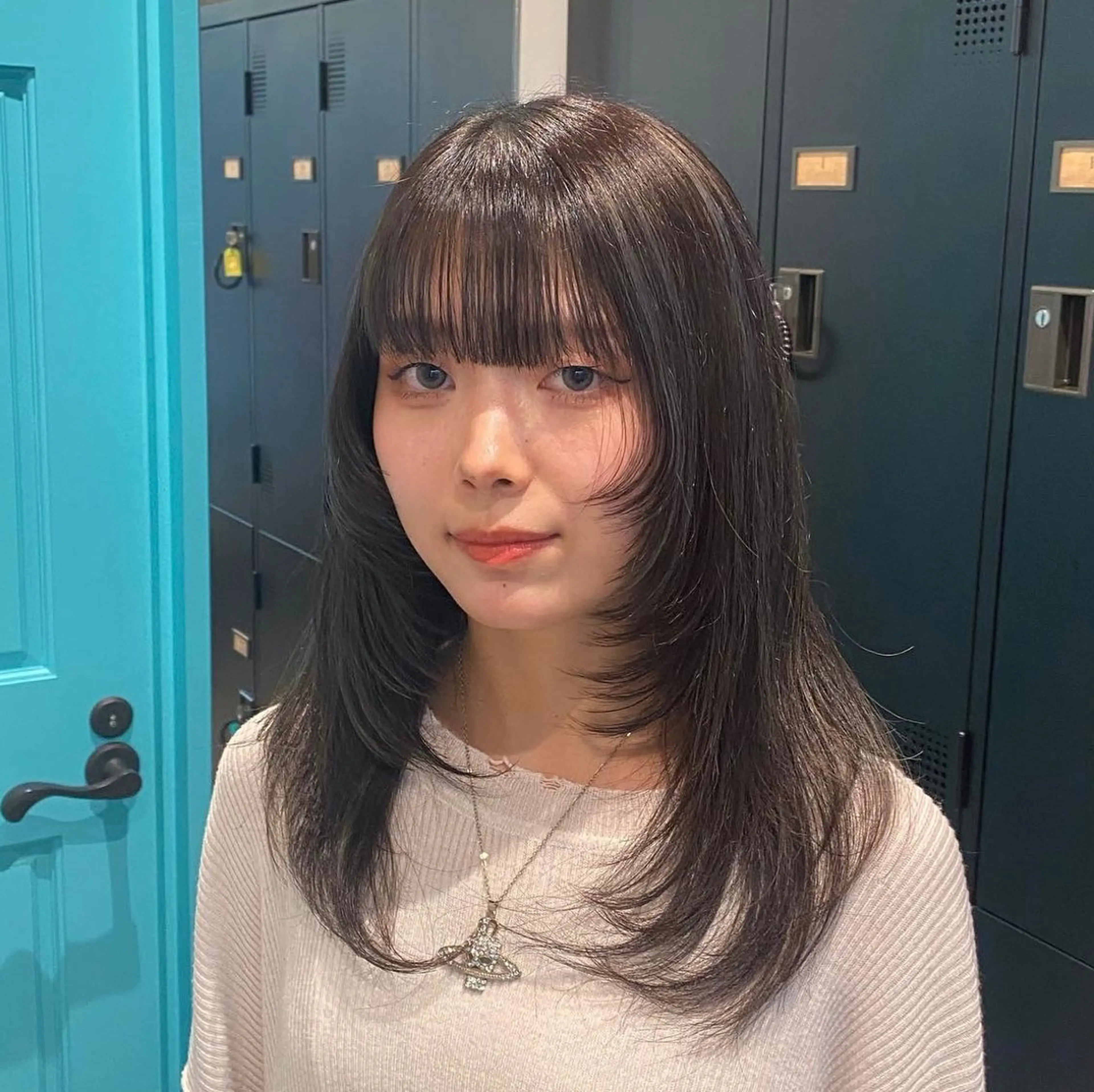 セミロング カラー カット ヘアカラー 韓国ヘア AINA🐱のヘアスタイル