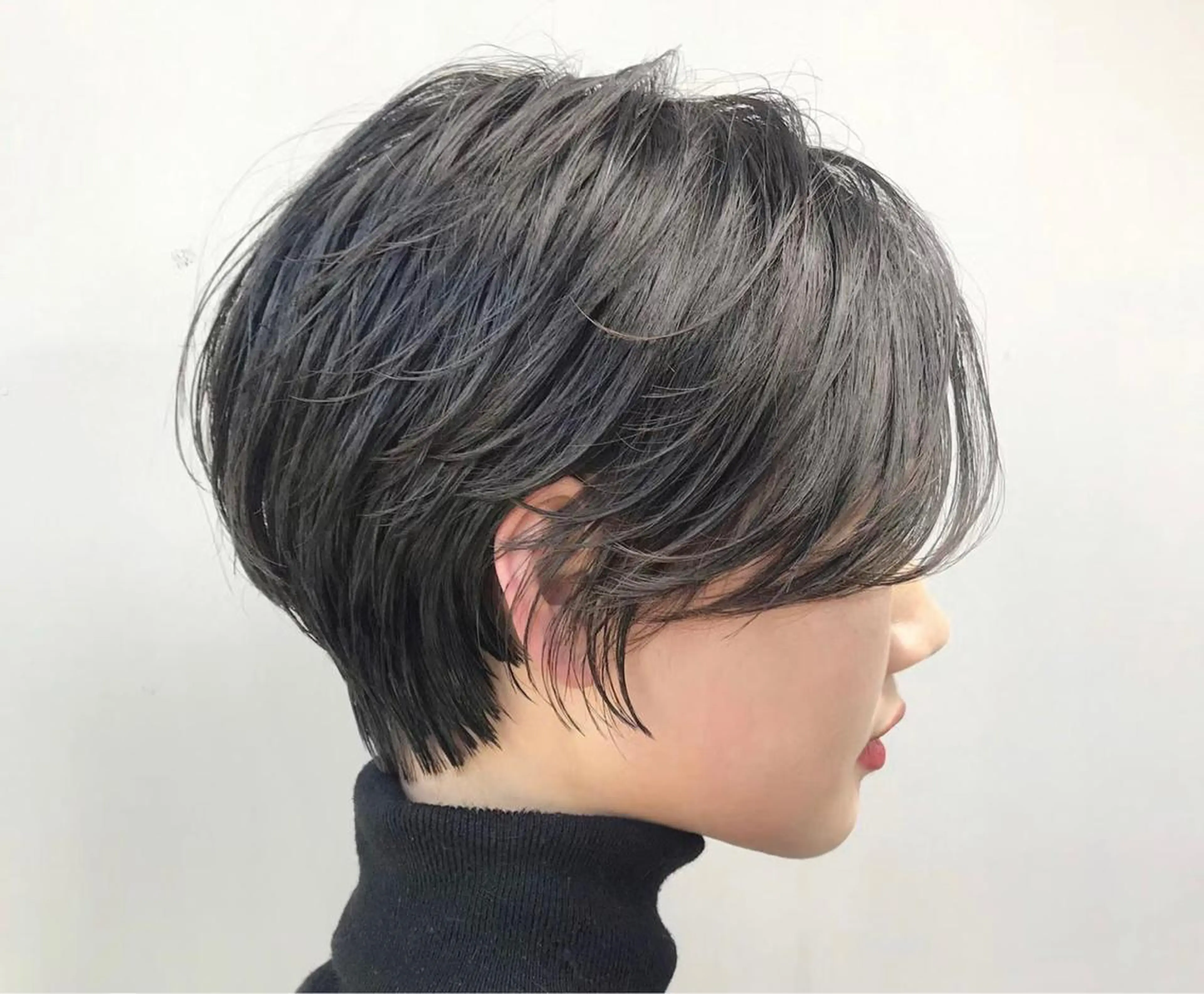 ショート カラー アッシュ 透明感カラー カット ヘアカラー トリートメント 鈴木 一貴のヘアスタイル