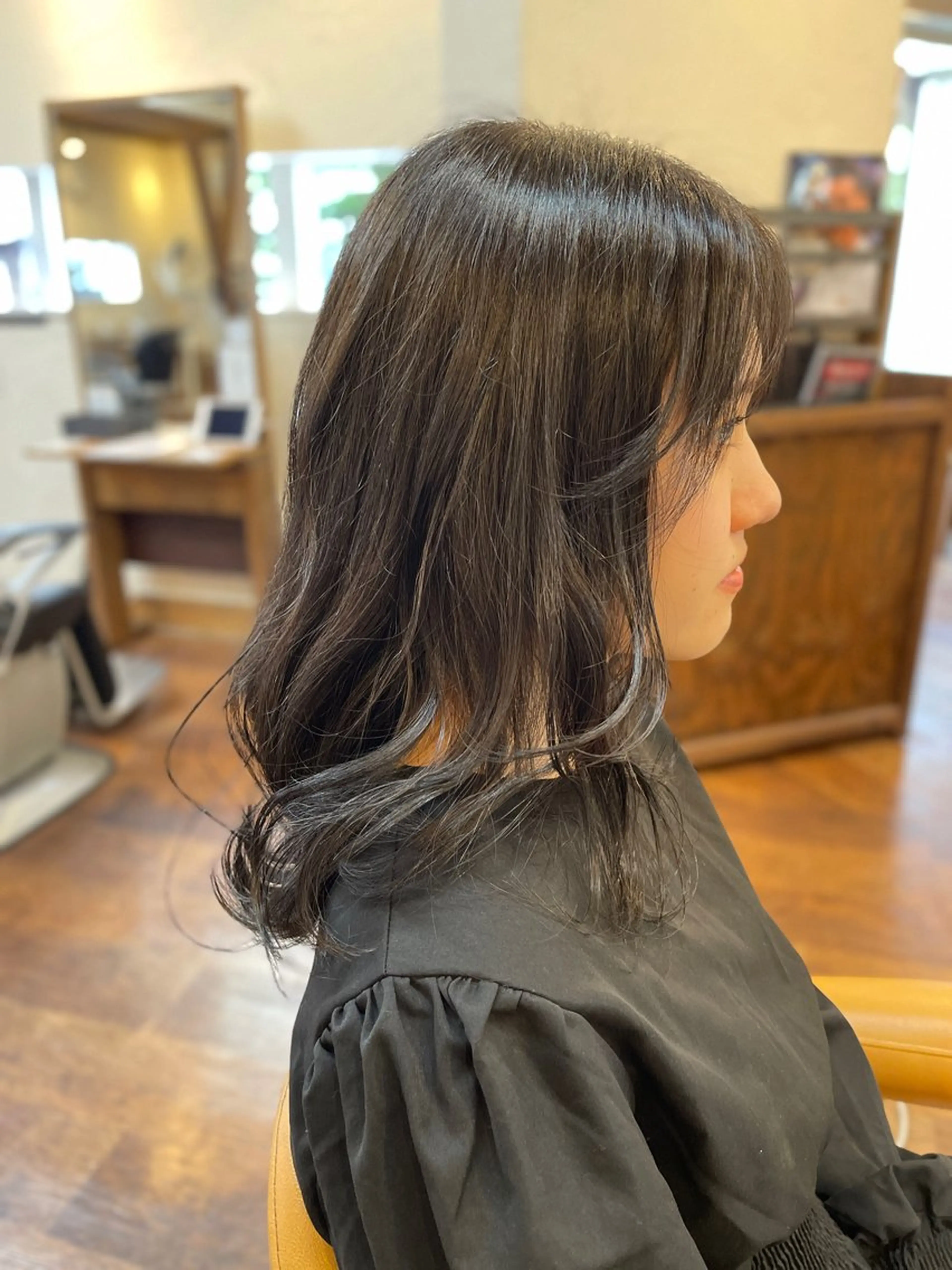 セミロング カラー 透明感カラー オリーブカラー 女性理容師 さちのヘアスタイル