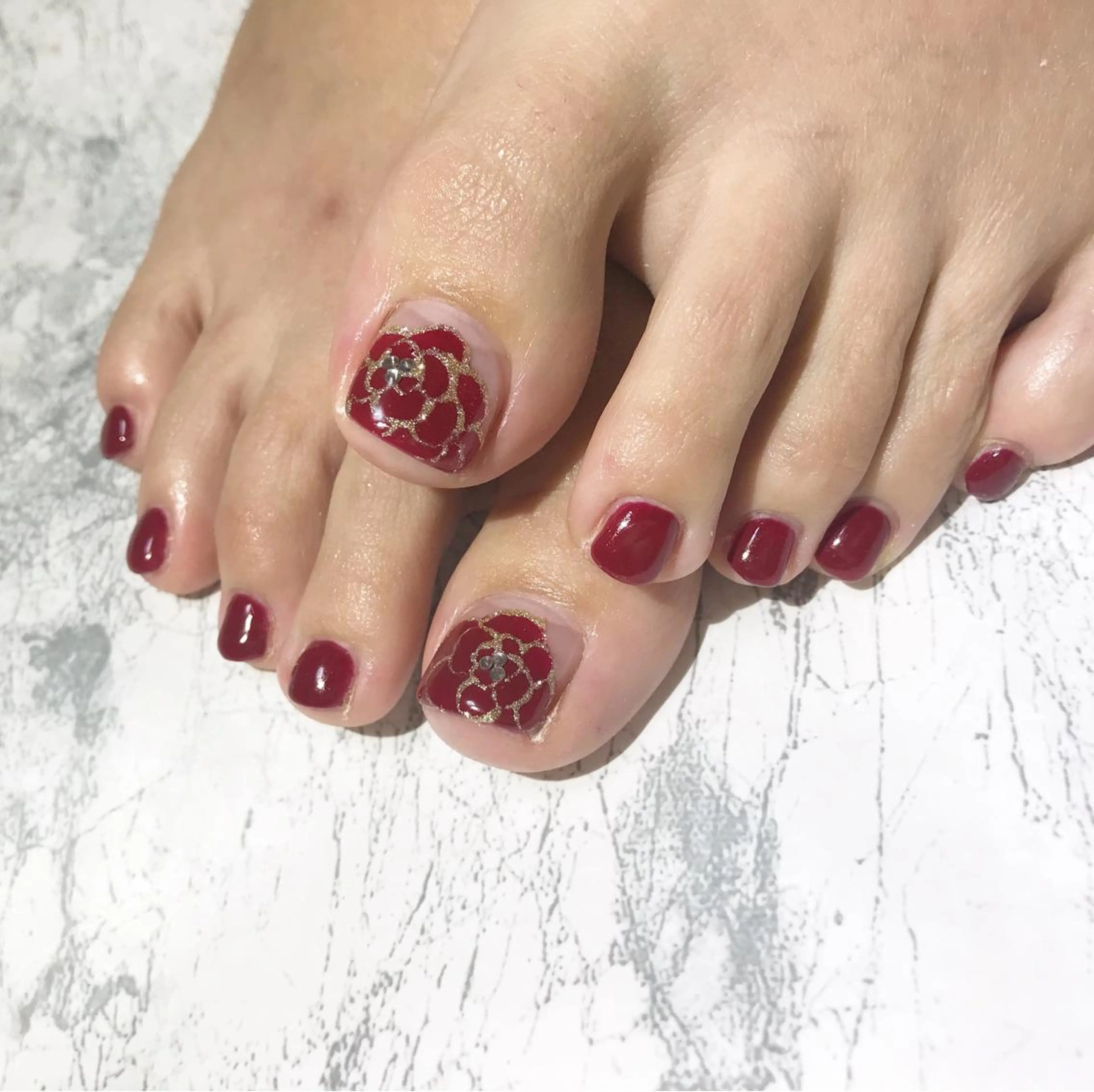 ネイル ボルドー フラワーネイル フットネイル ニュアンスネイル シンプルネイル ネイル フフラ所属・nail fufla ♡yamane♡のネイルデザイン