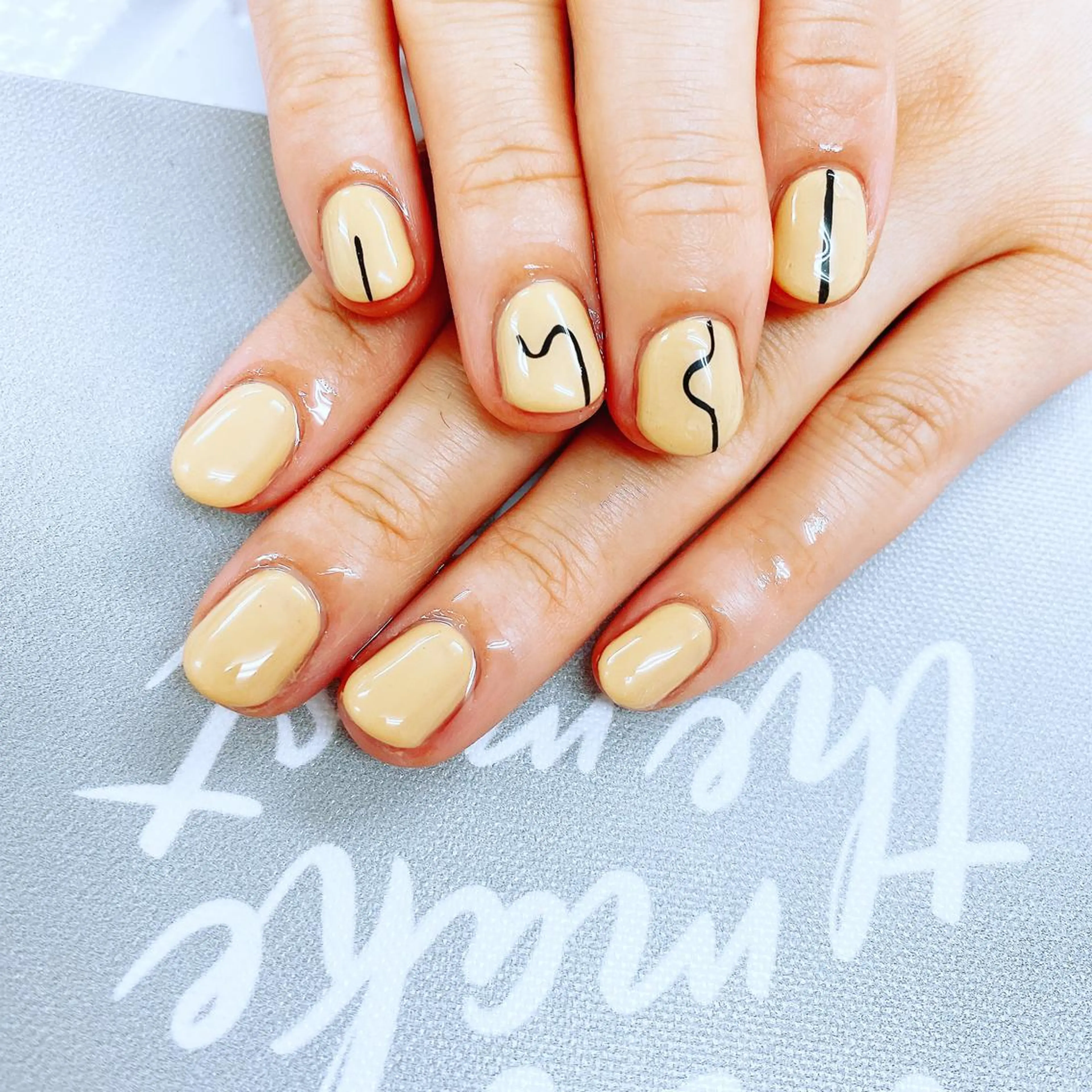 ネイル アートネイル ニュアンスネイル N._._.claw[エヌクロー]所属・N._._. clawのネイルデザイン