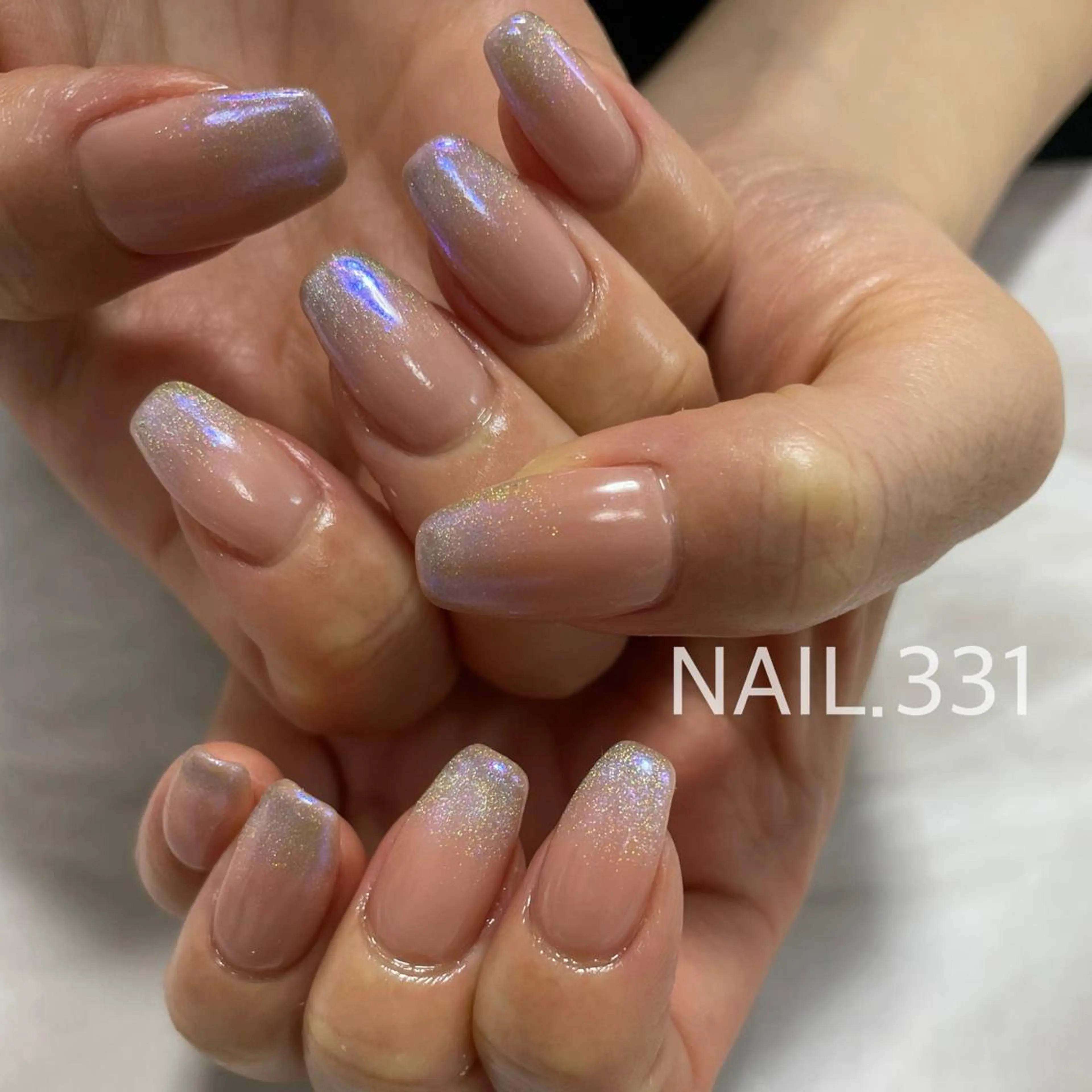 ネイル オーロラネイル グラデーション マグネットネイル ニュアンスネイル 冬ネイル NAIL.331所属・Nail 331のネイルデザイン