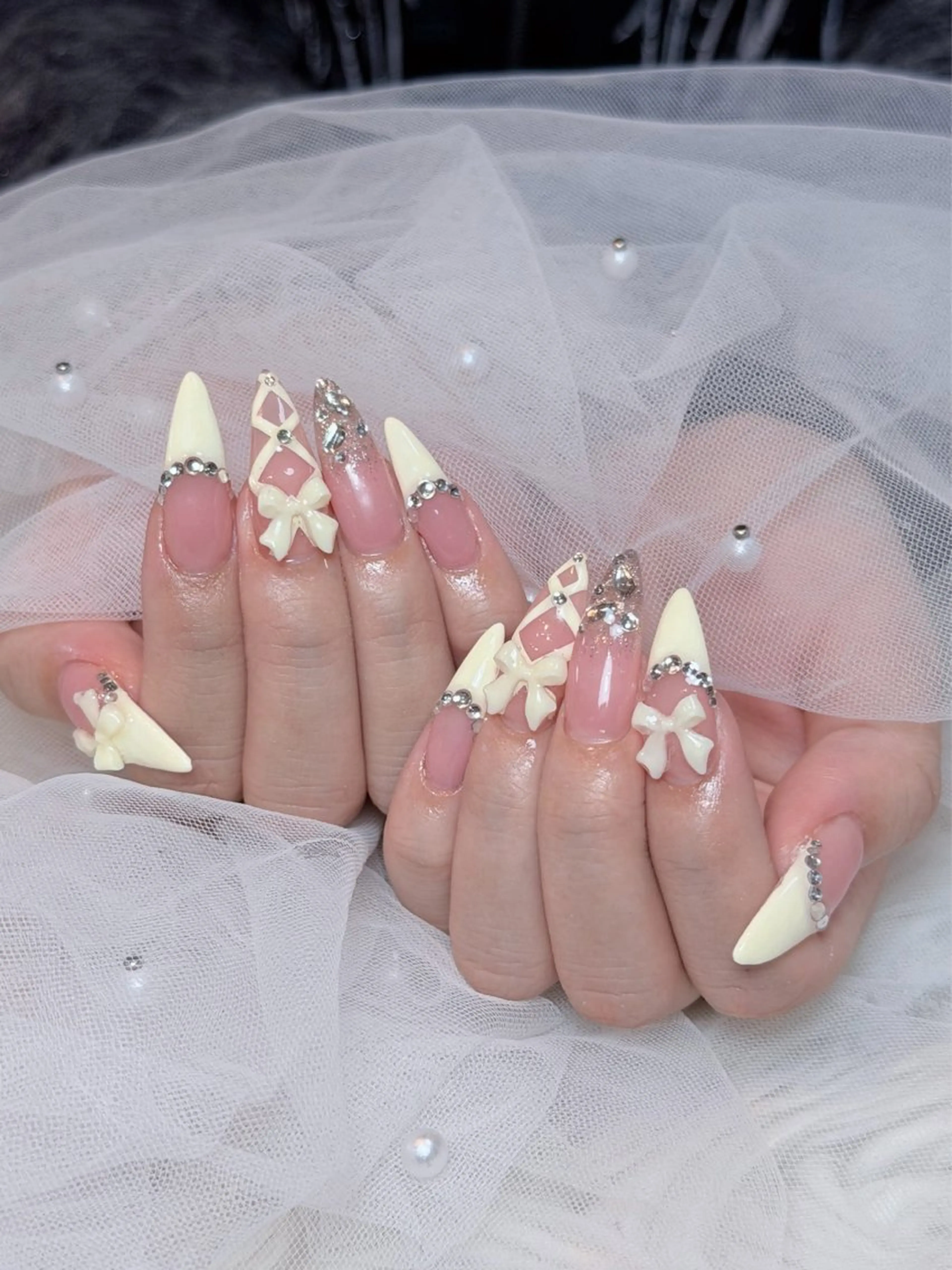 ネイル チークネイル ドット フレンチネイル グラデーション ハート ハンドネイル Julli NailStudioのネイルデザイン