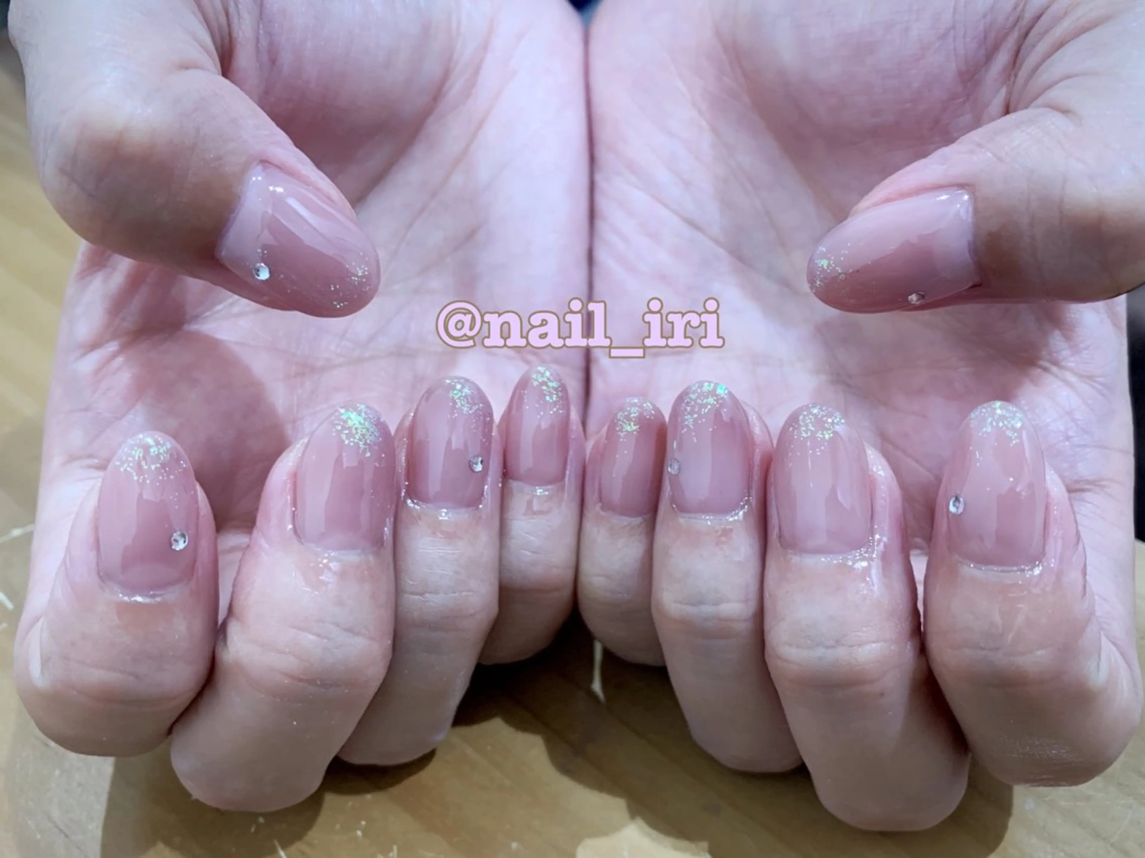 ネイル グラデーション ラメ(グリッター) ハンドネイル 中川 愛理のその他イメージ