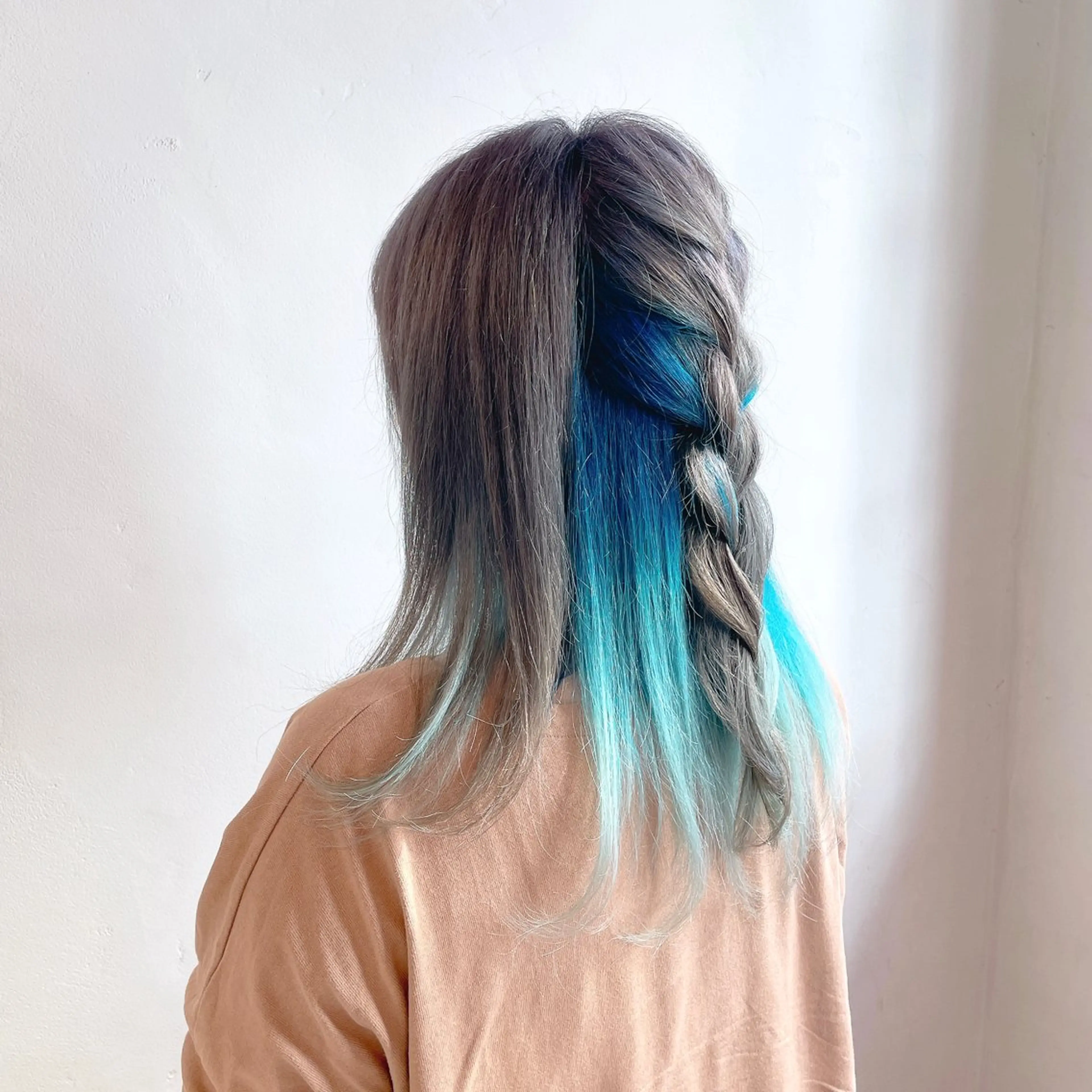 ロング カラー バレイヤージュ ブリーチ ブルーカラー ケアブリーチ ダブルカラー ヘアカラー トリートメント デザインカラー 髪質改善Lilithのその他イメージ