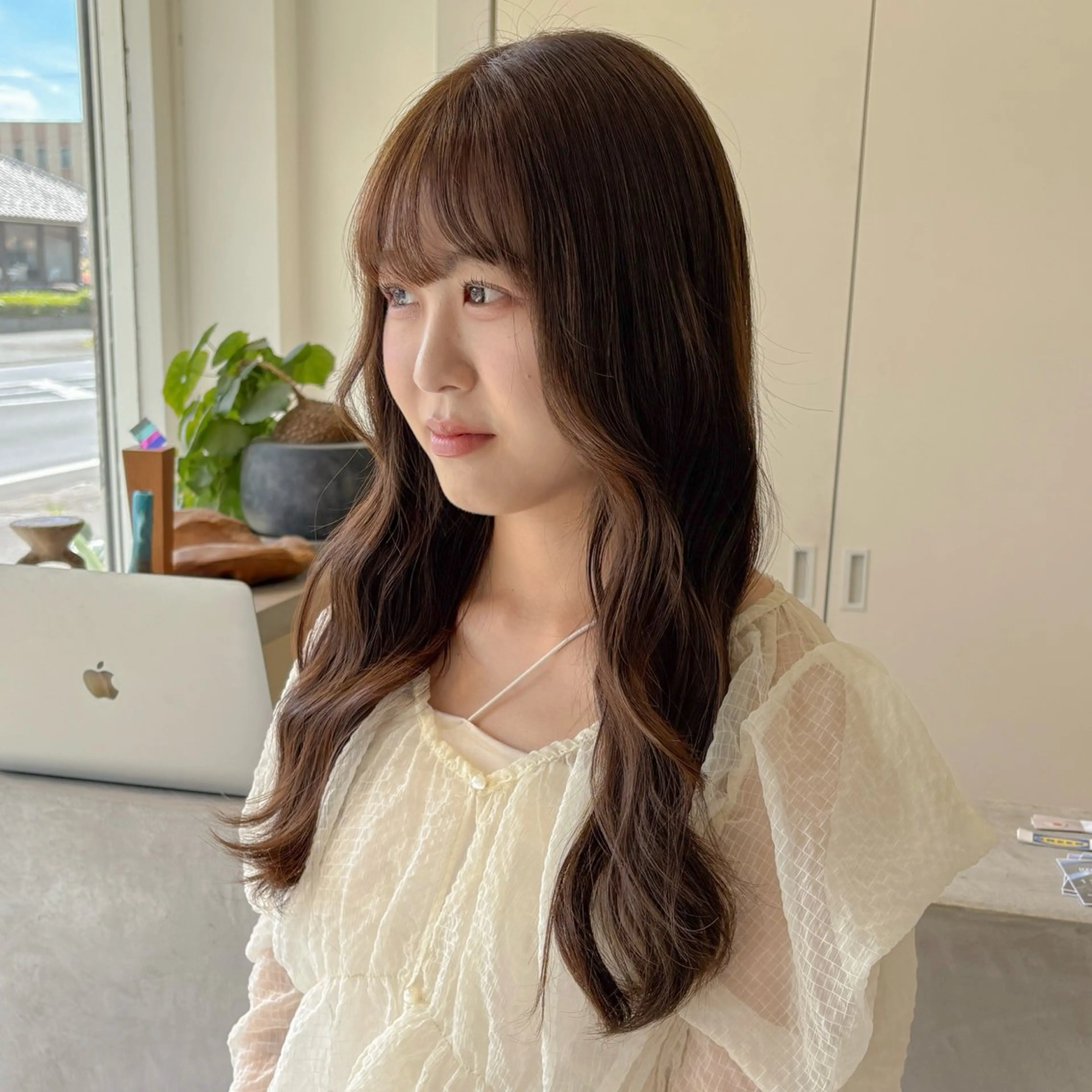 ロング カラー ブラウンカラー 透明感カラー オリーブブラウン オリーブカラー 安西 香利奈のヘアスタイル