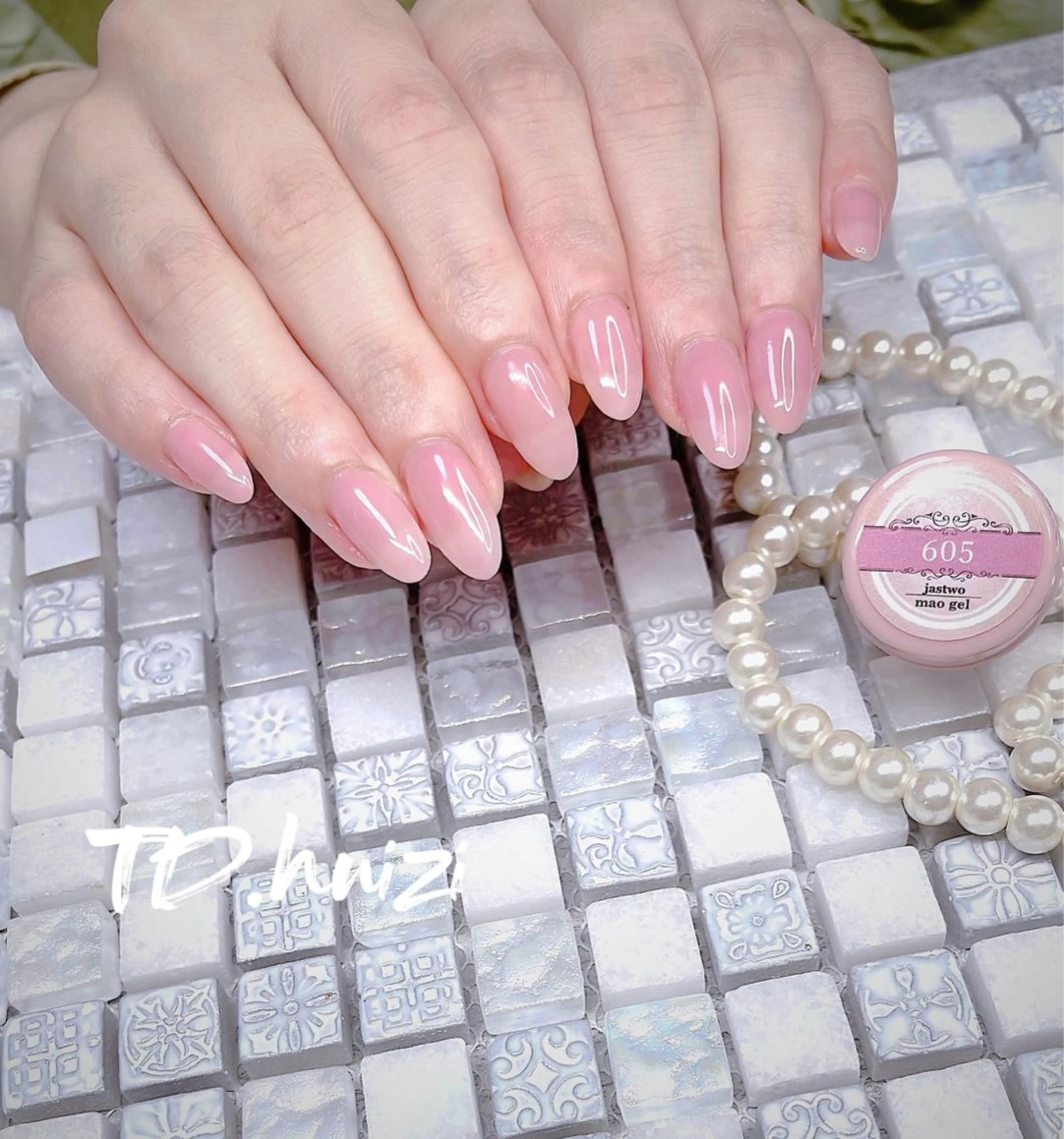 ミディアム ハンドネイル めぐみのネイルサロン 惠のネイルデザイン