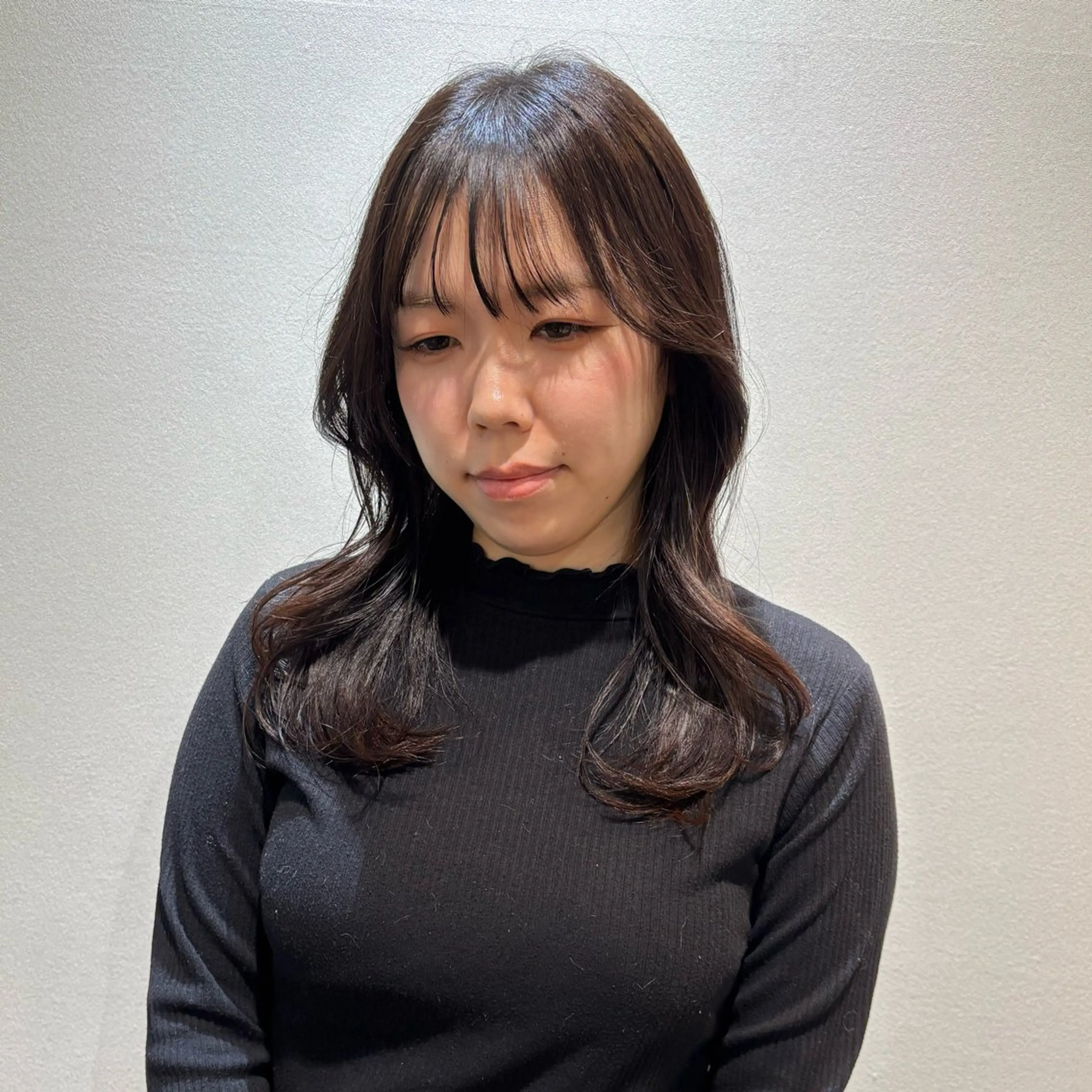 ミディアム 韓国風ヘア レイヤーカット グレージュ🐰透明感 カラー🫧akihoのヘアスタイル