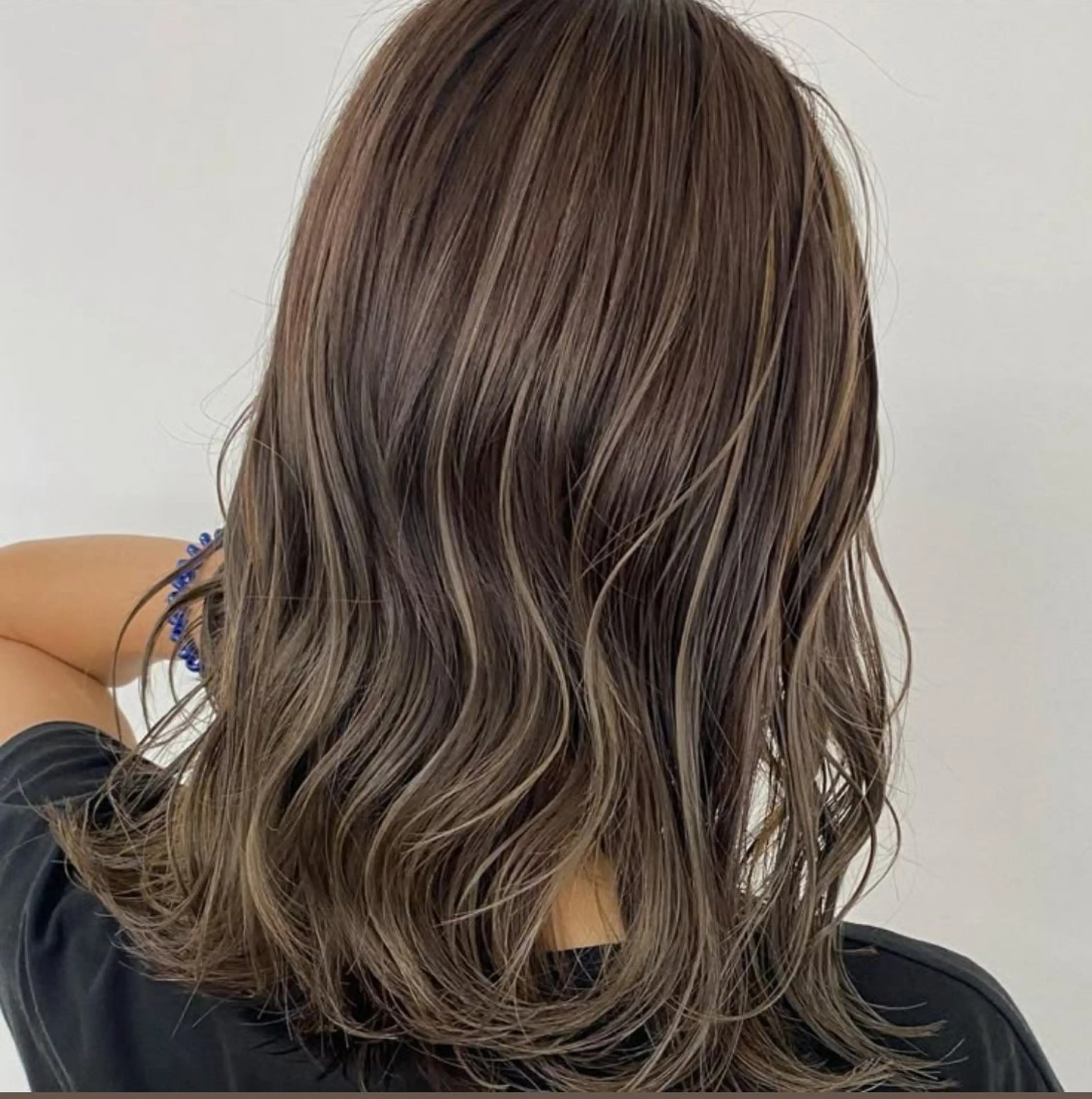 ミディアム カラー ベージュカラー 透明感カラー レイヤーカット ショートヘア特化 似合せが得意🤩のヘアスタイル