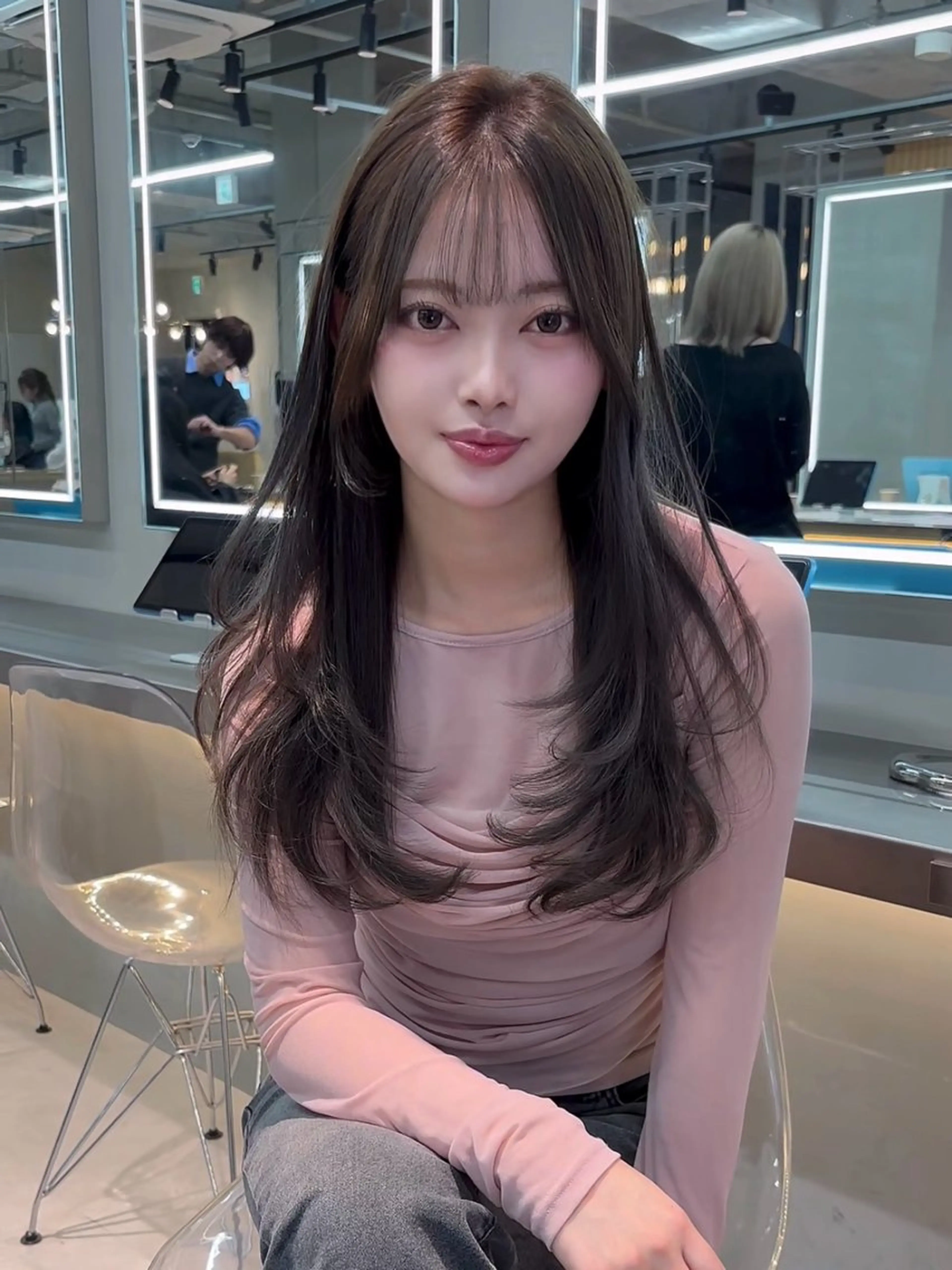 セミロング カラー ブリーチ ブリーチなしカラー 髪質改善 レイヤーカット 縮毛矯正 【美髪矯正】 吉村　清志のヘアスタイル