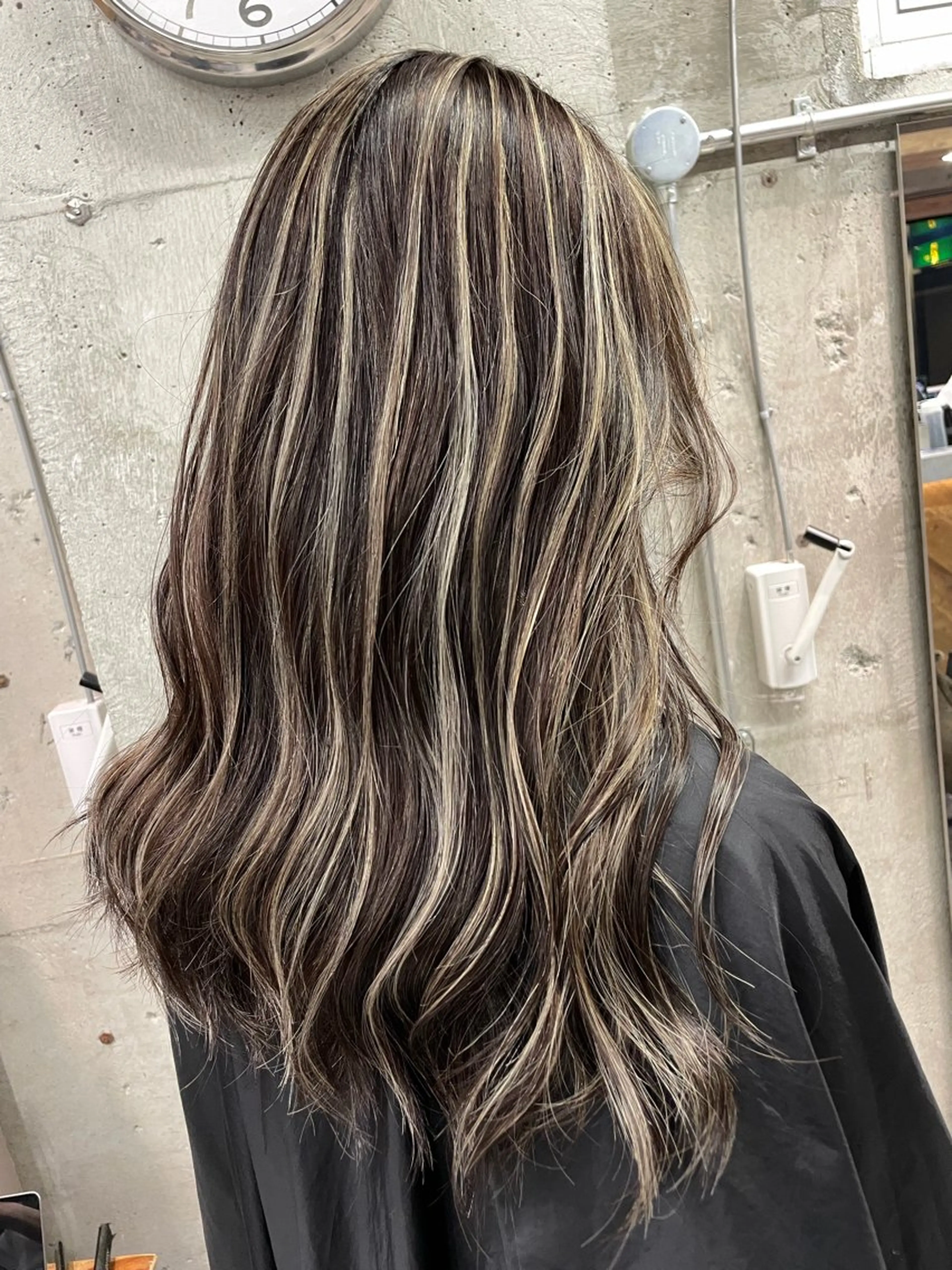 ロング ヘアカラー 🌺ハイライトカラー HINA🌺のヘアスタイル