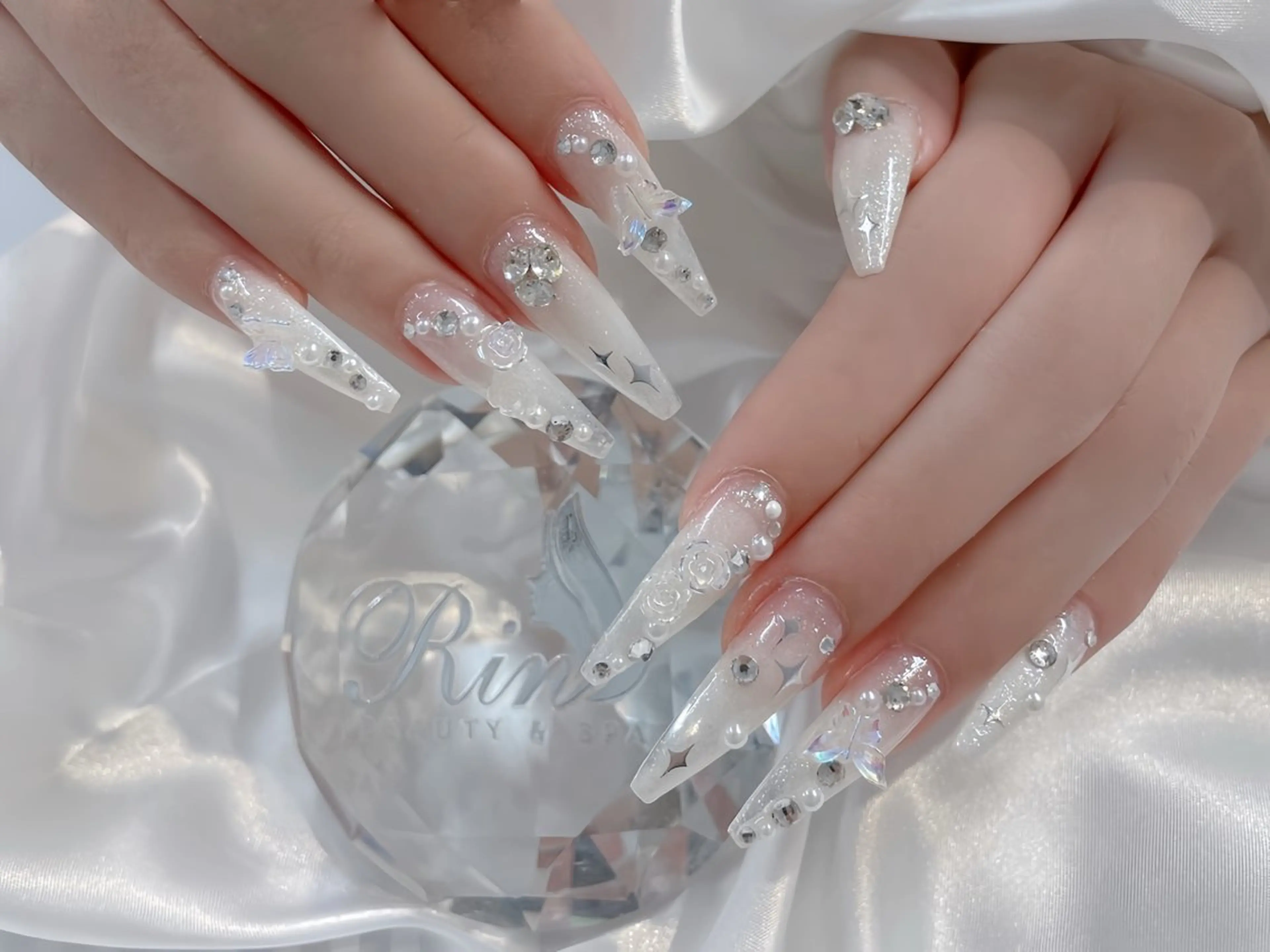 ネイル アートネイル ジェルネイル ロングネイル ニュアンスネイル スカルプネイル ハンドネイル Rin Nail 新大久保店のネイルデザイン