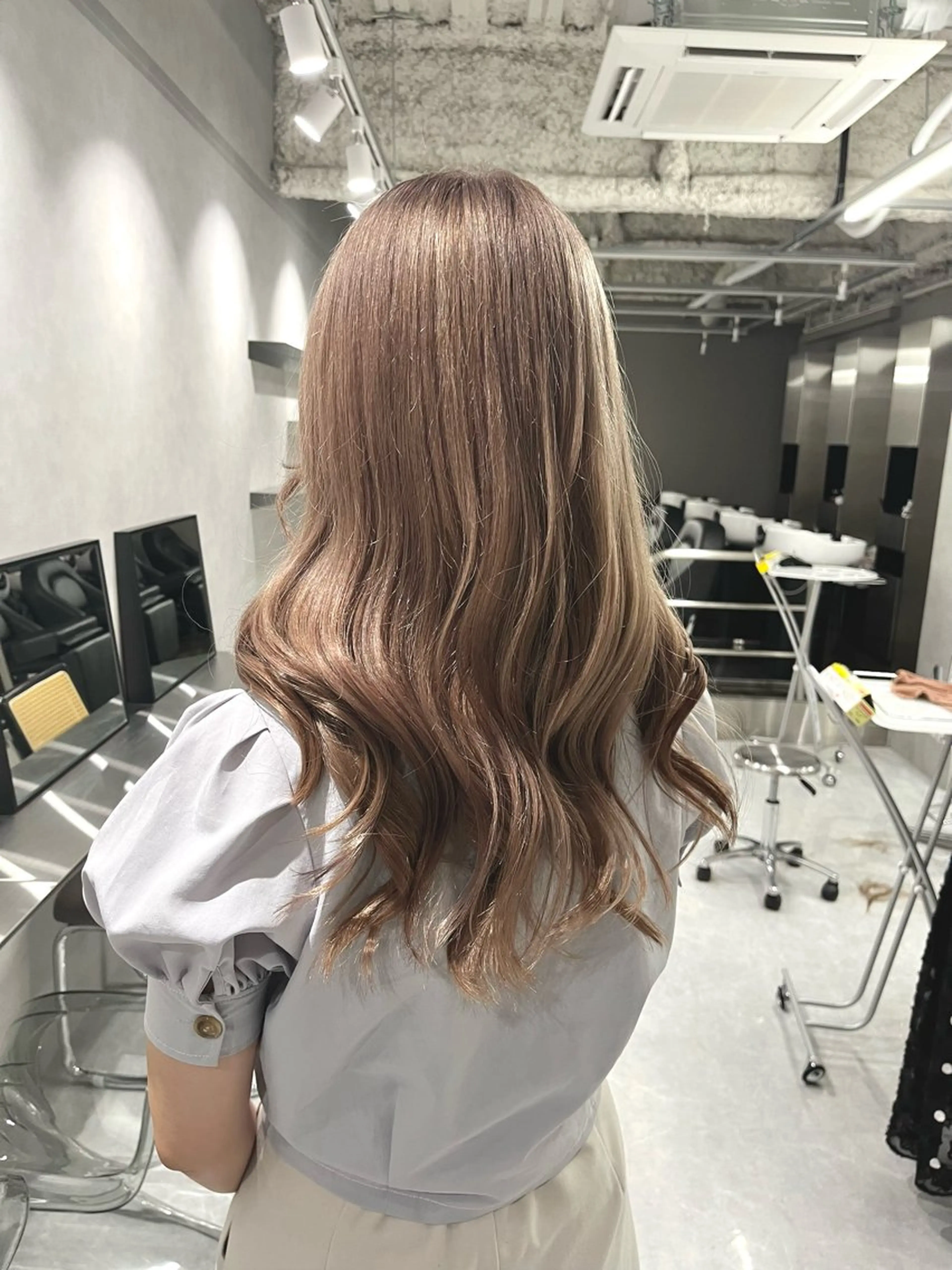 セミロング カラー 暖色ハイトーン特化 🥇Mioのヘアスタイル