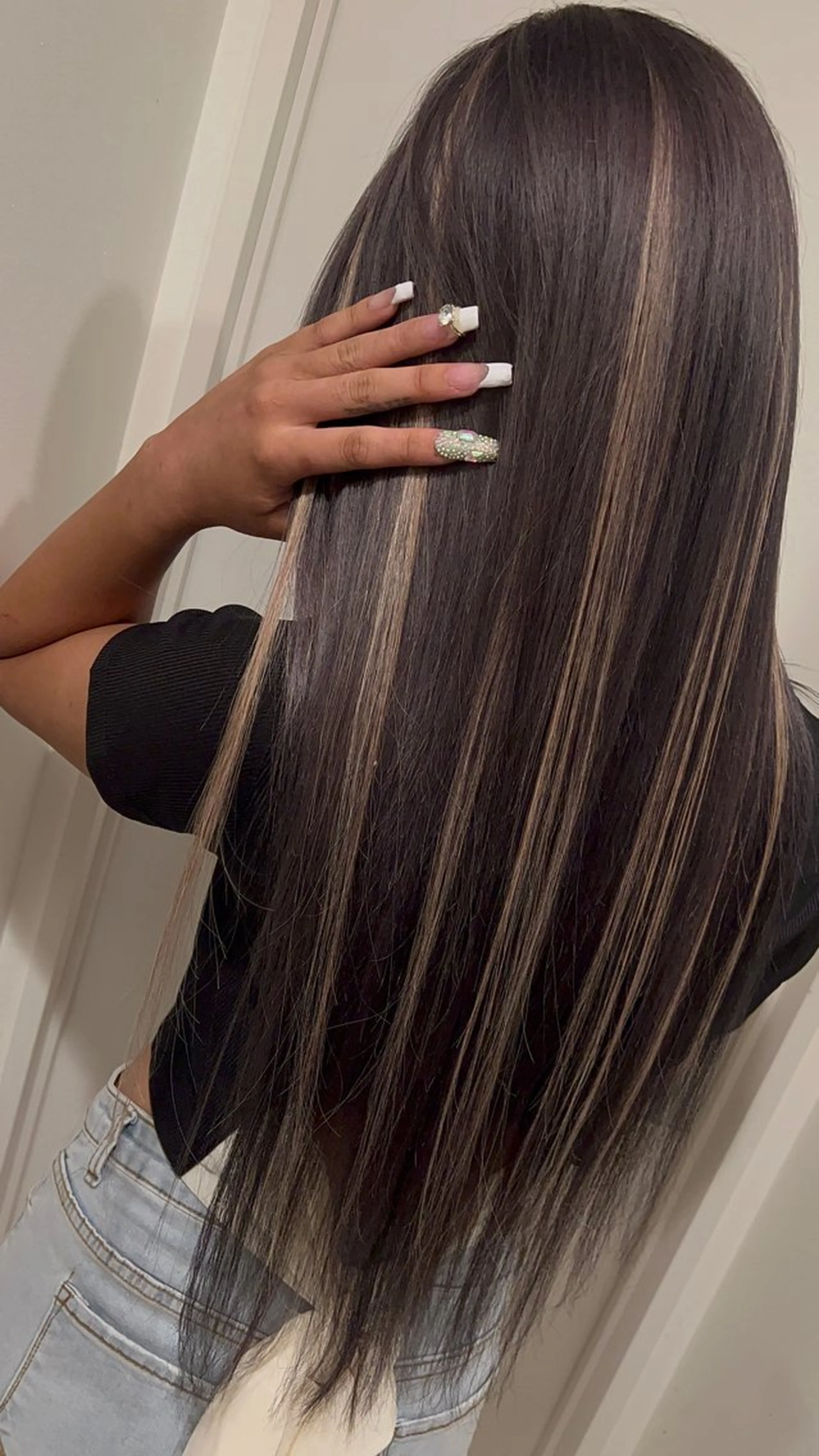 セミロング カラー ヘアアレンジ 🔥ハイトーンカラー ギャルNAOKI🔥のヘアスタイル