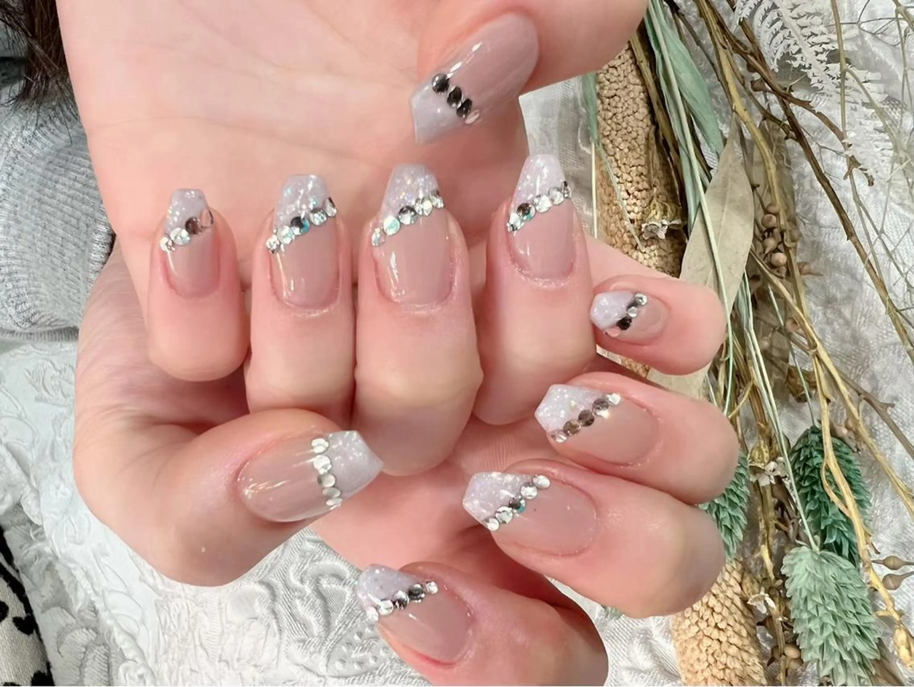 ネイル フレンチネイル 斜めフレンチ ハンドネイル ハンドケア nailsalon mintのネイルデザイン