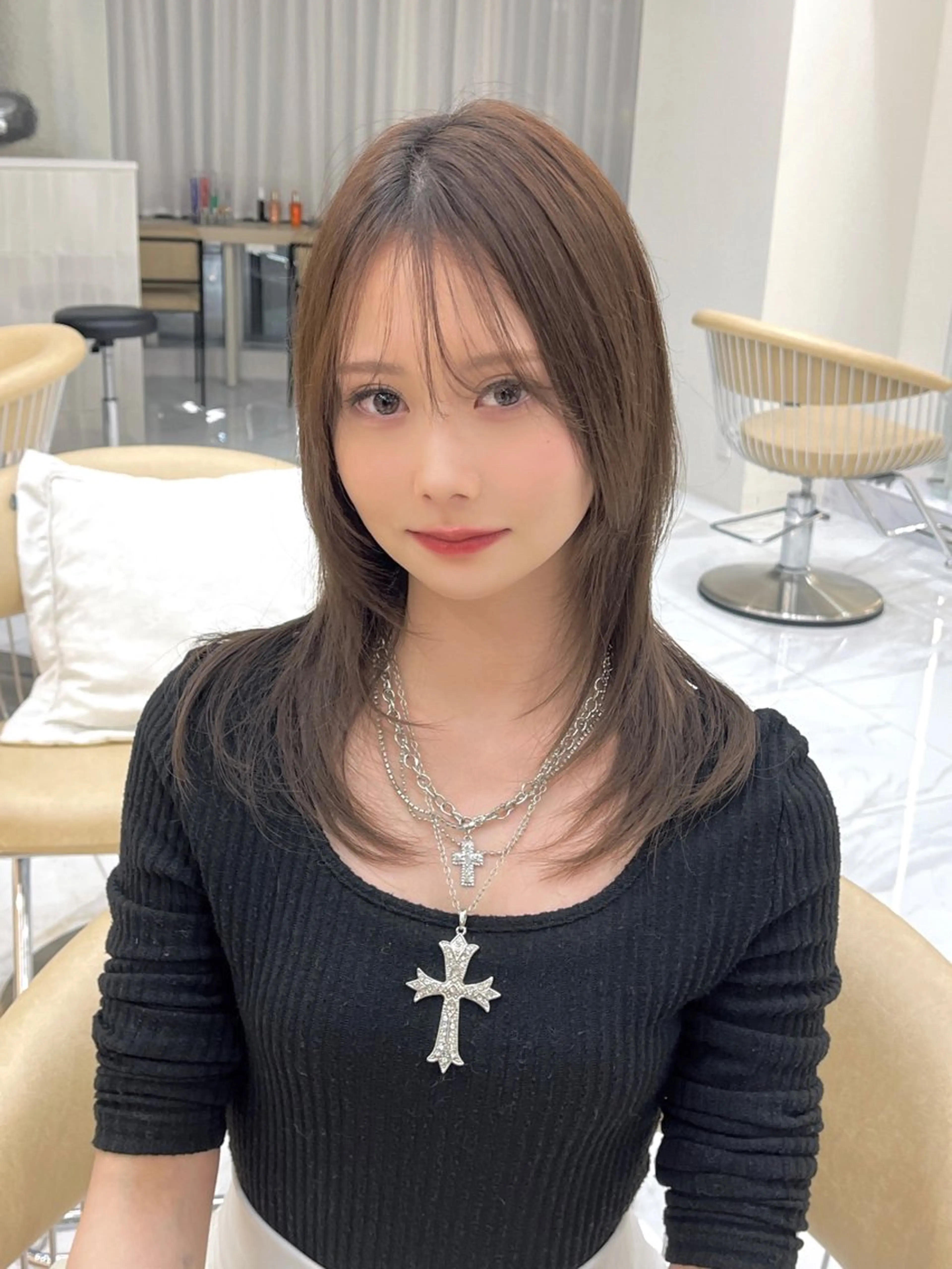 セミロング レイヤーカット 岡田準希/韓国/透明 感カラー/美髪矯正のヘアスタイル