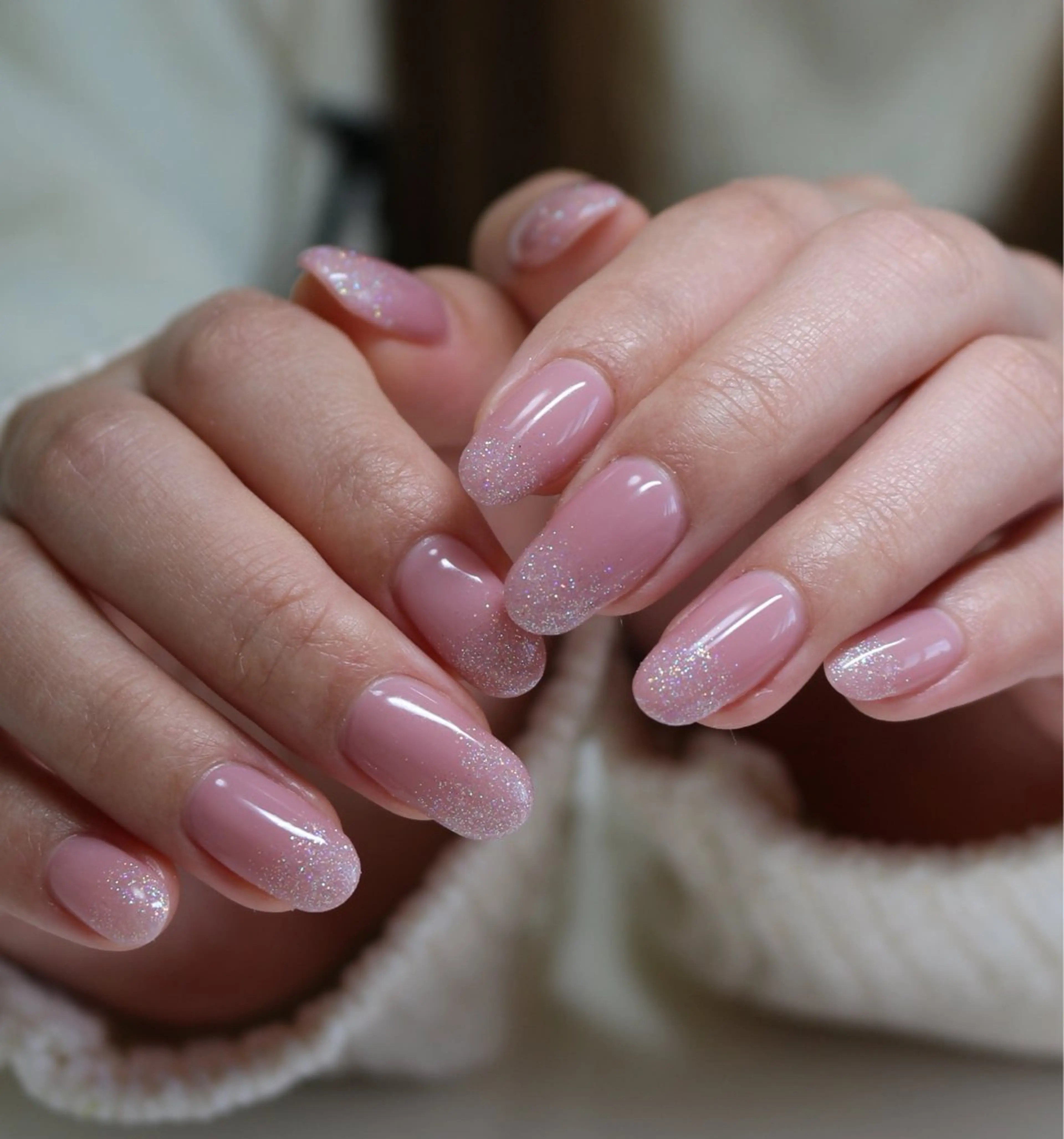 ネイル グラデーション ラメ(グリッター) ラメグラデーション オフィスネイル ピンク ハンドネイル Baku Nailsのネイルデザイン