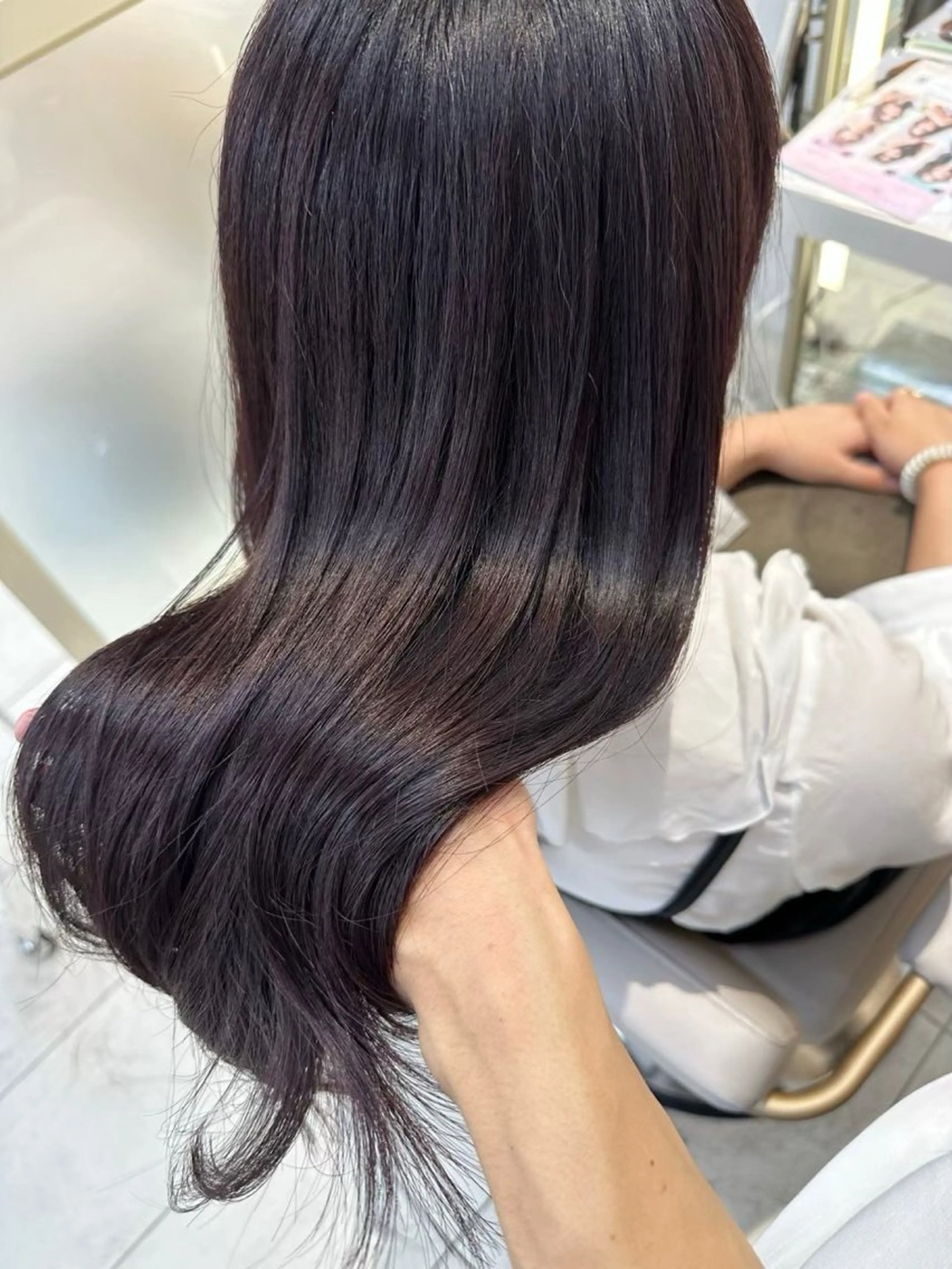 セミロング ヘアカラー 𝐑𝐞𝐨/透明感 𝐜𝐨𝐥𝐨𝐫のヘアスタイル