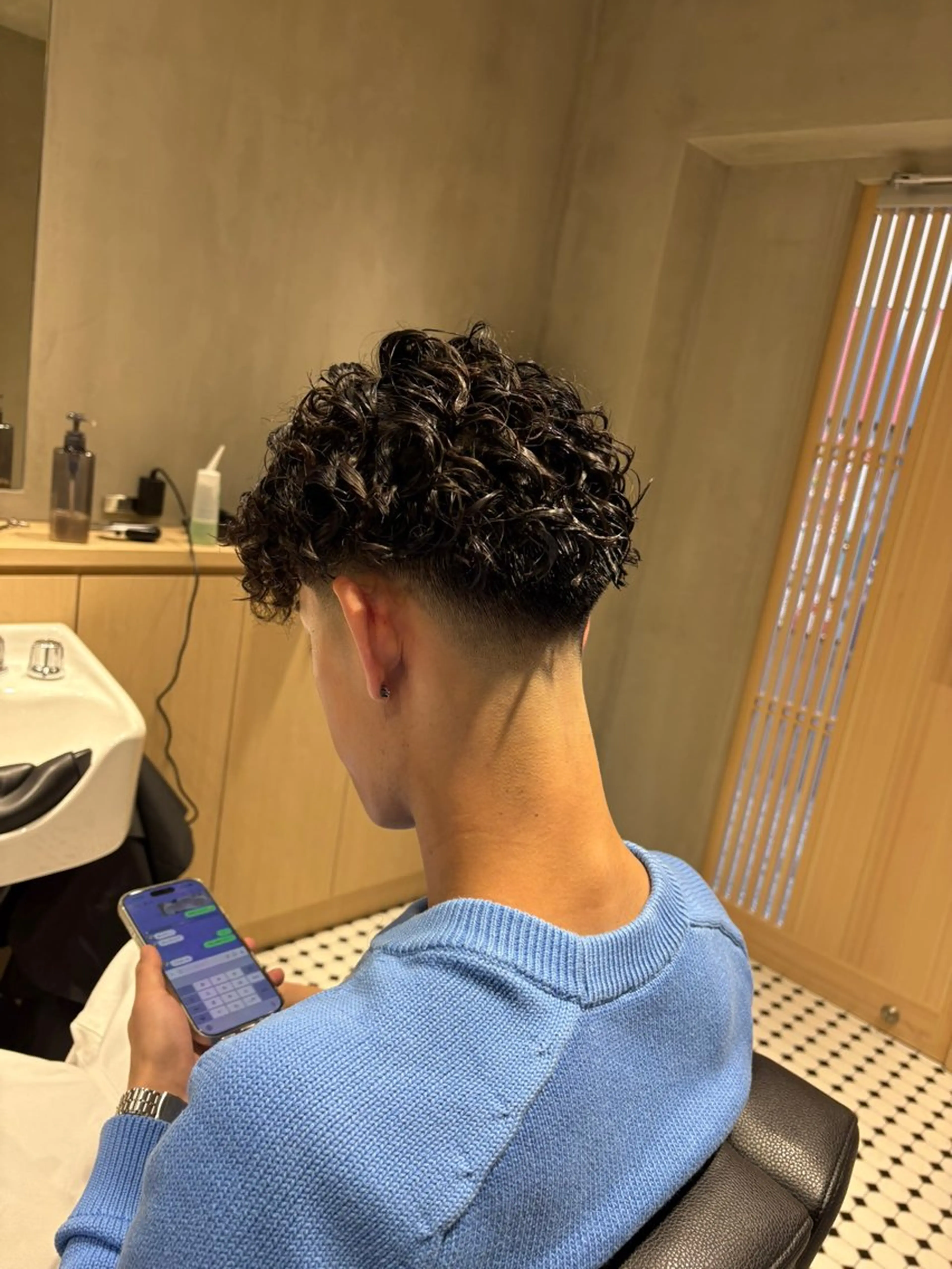 パーマ メンズ フェードカット メンズパーマ スパイラルパーマ なかむら りきやのヘアスタイル