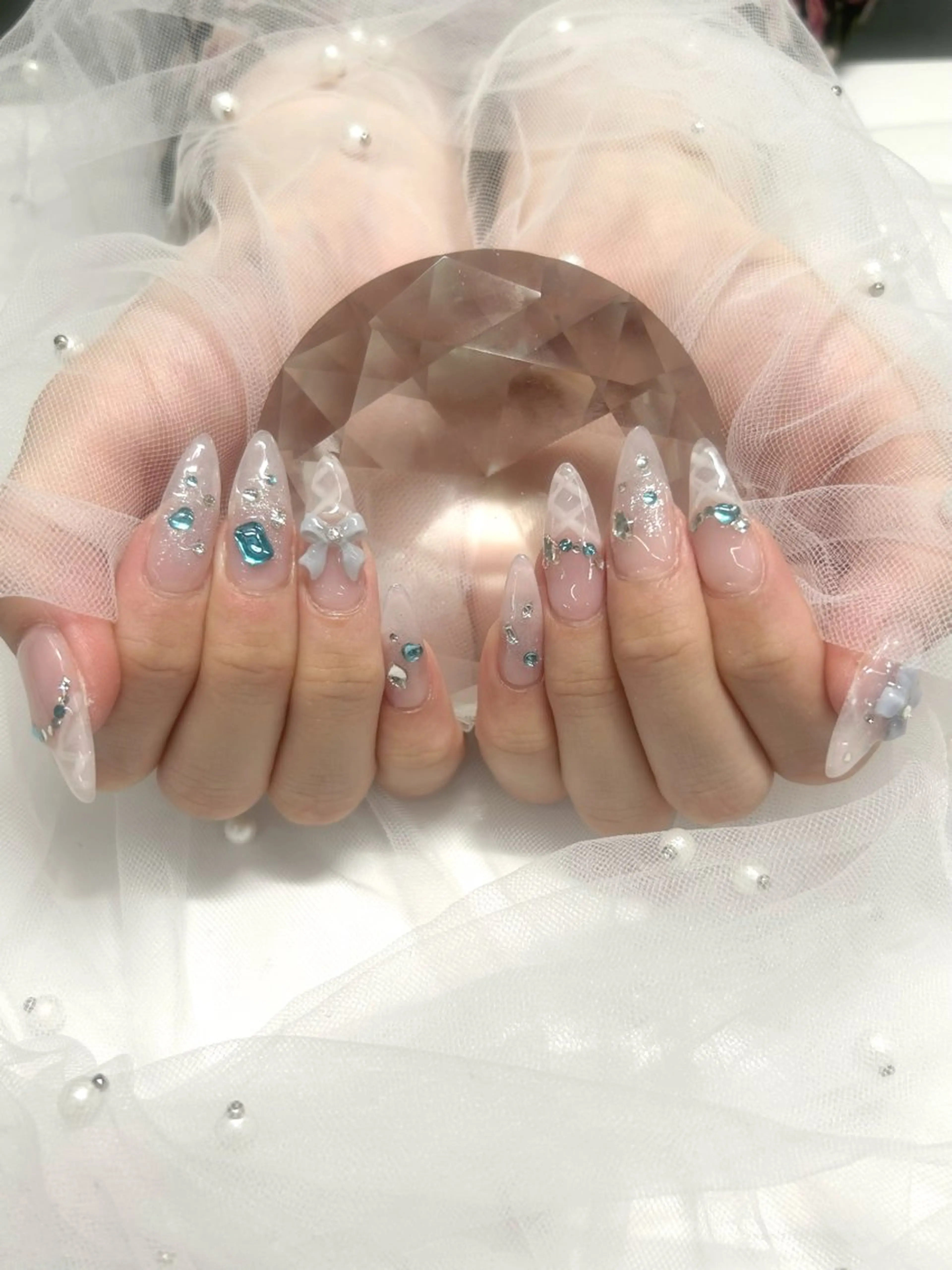 ネイル リボン ハンドネイル hinata池袋 🌙WOLTOKYOのネイルデザイン