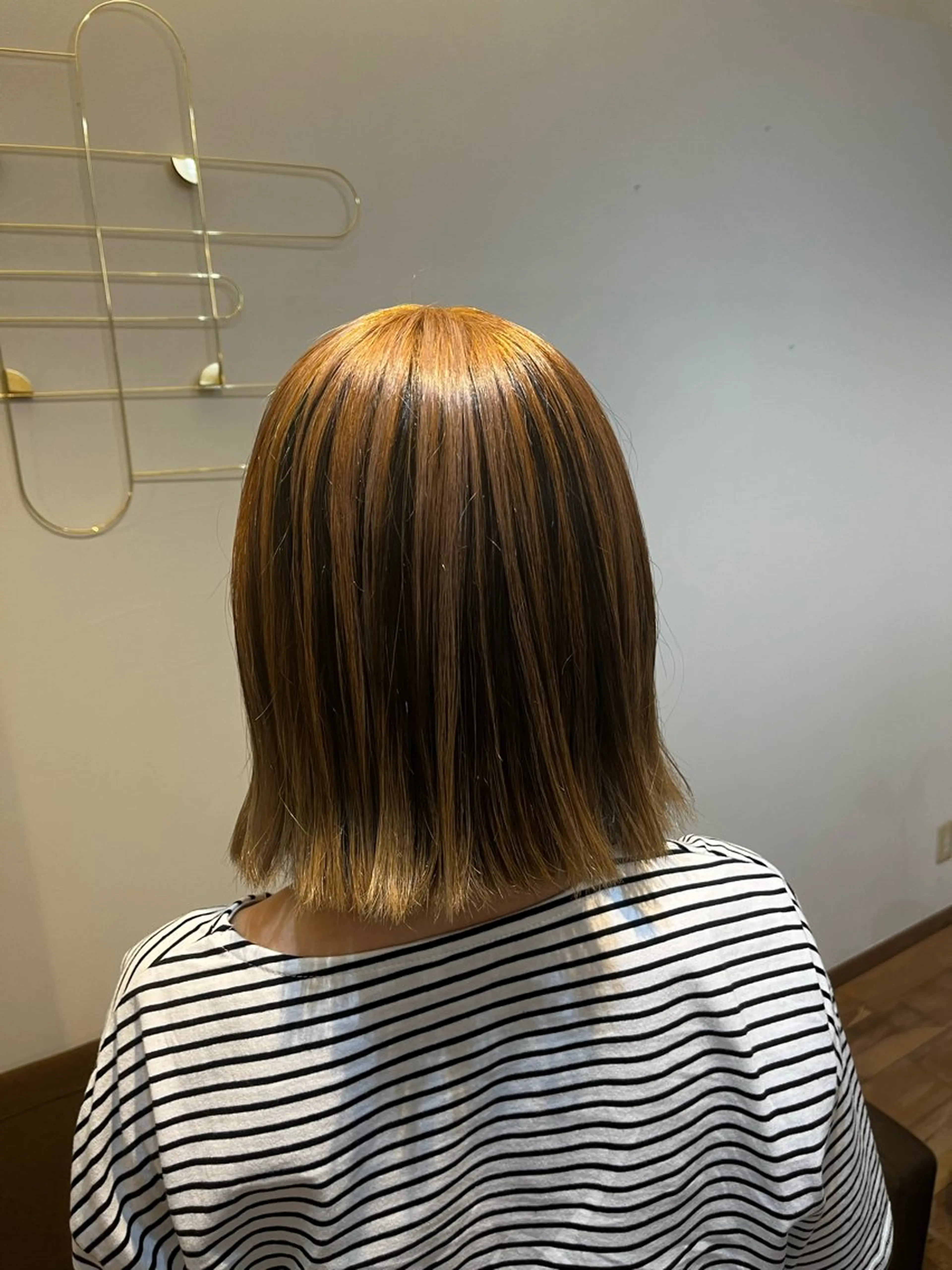 ミディアム カラー ベージュカラー ブリーチ デザインカラー ダブルカラー ヘアカラー 臺 佳連のヘアスタイル