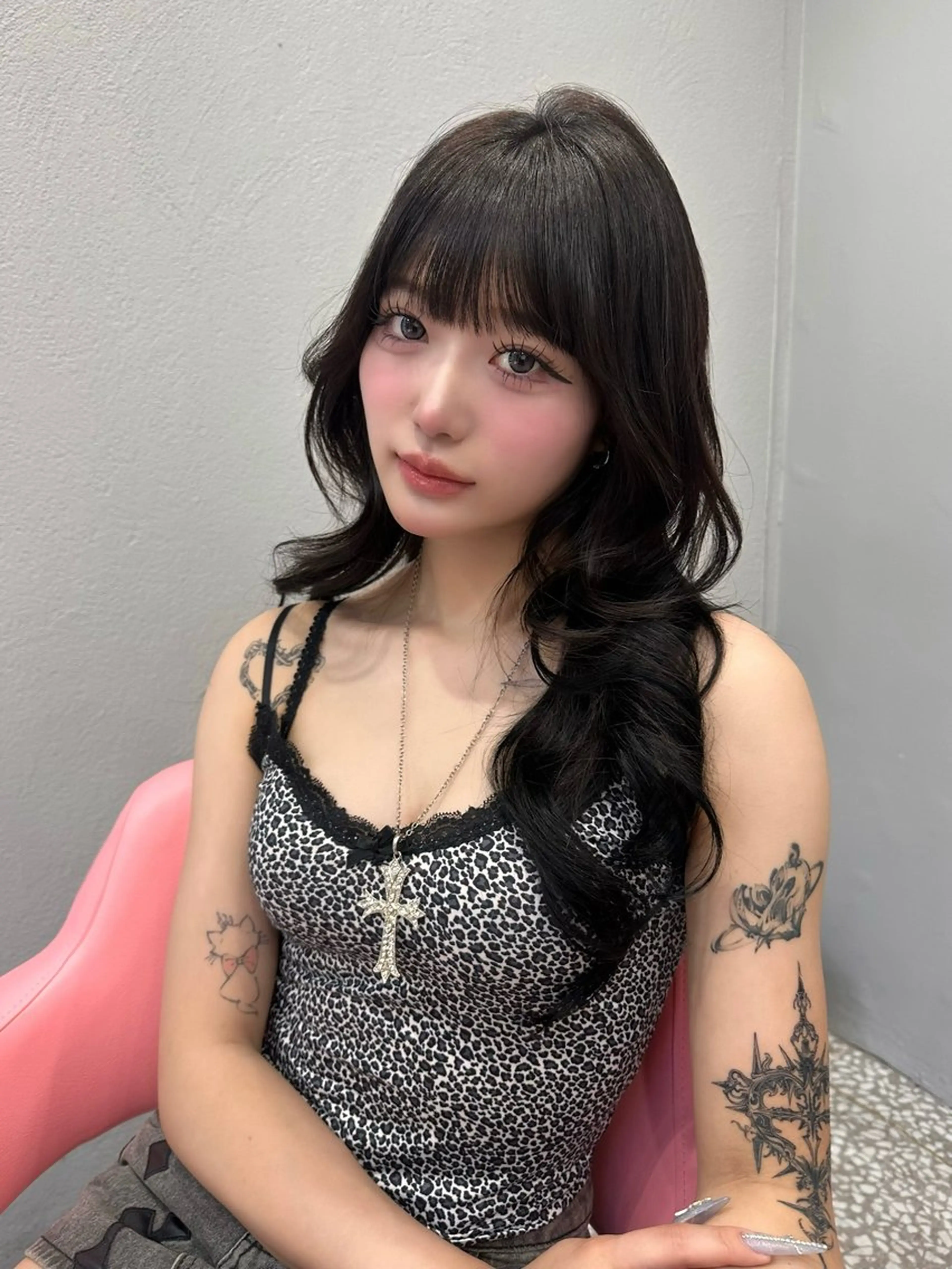 ロング カラー 透明感カラー カット ヘアカラー 𝑴𝑶𝑲𝑨 トレンド韓国ヘア🩷のヘアスタイル