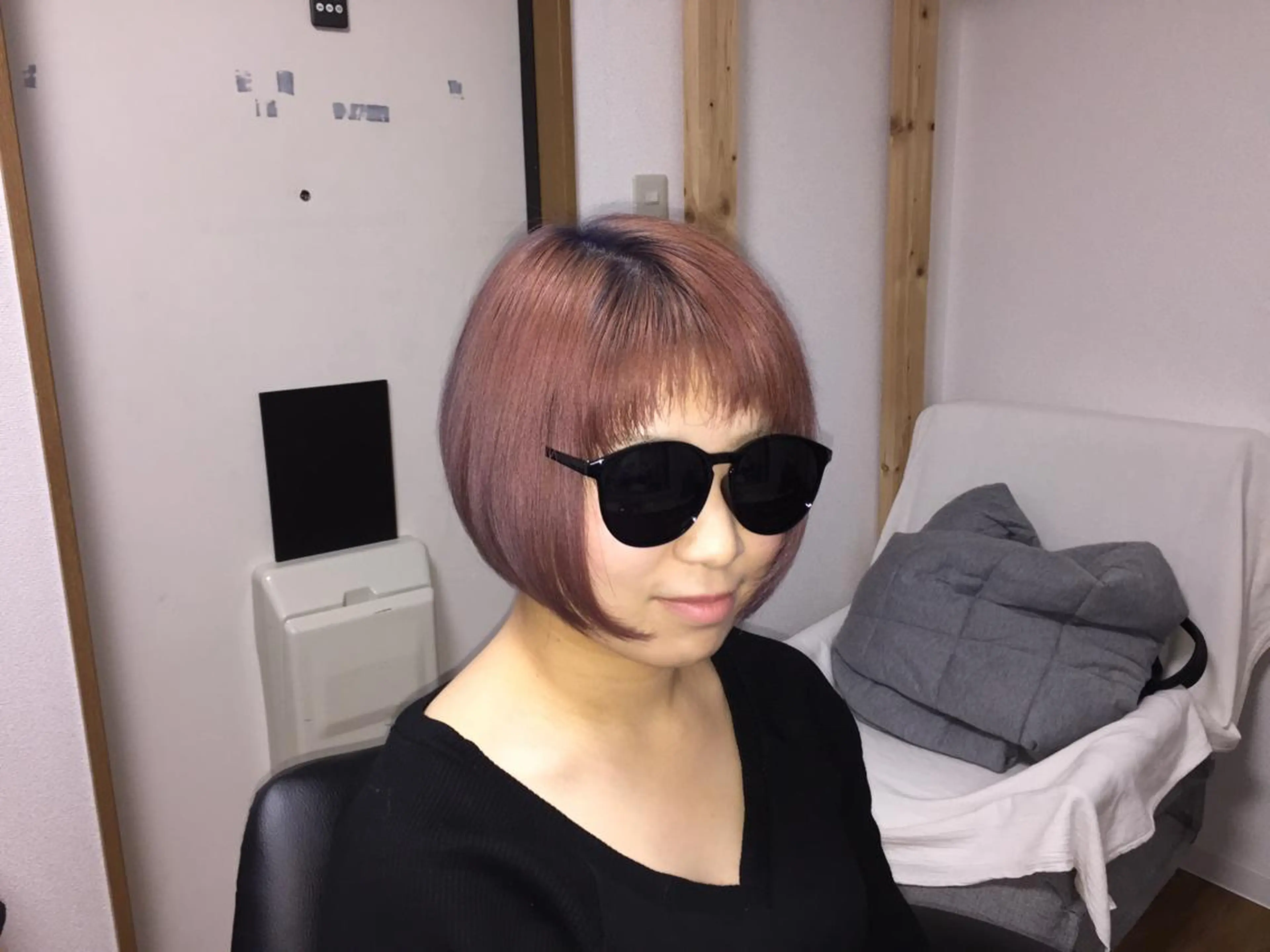 ショート カラー ブリーチ ピンクカラー バイオレットカラー ボブ カット じょん 。のヘアスタイル