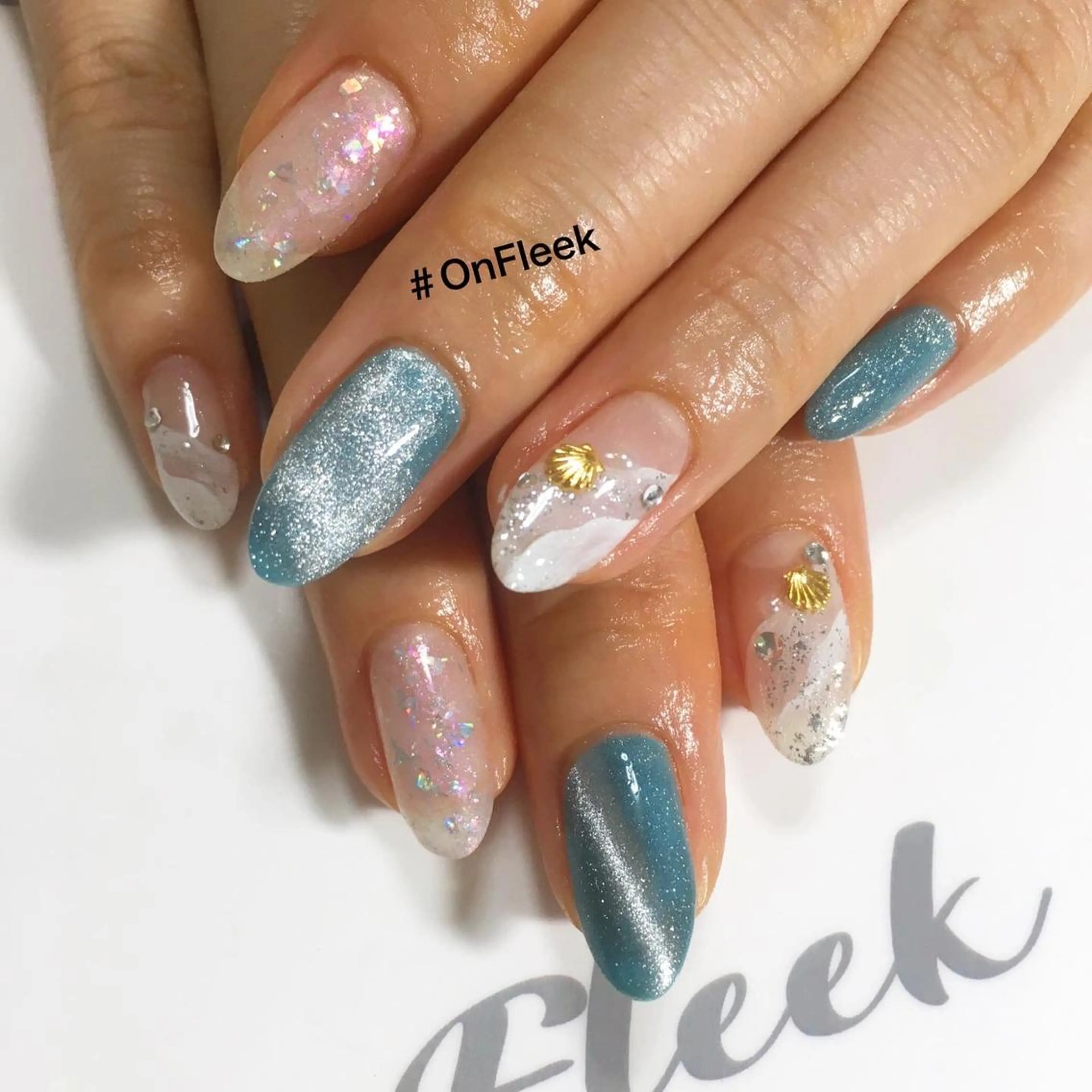 ネイル マグネットネイル ハンドネイル NailSalon ＃OnFleekのネイルデザイン