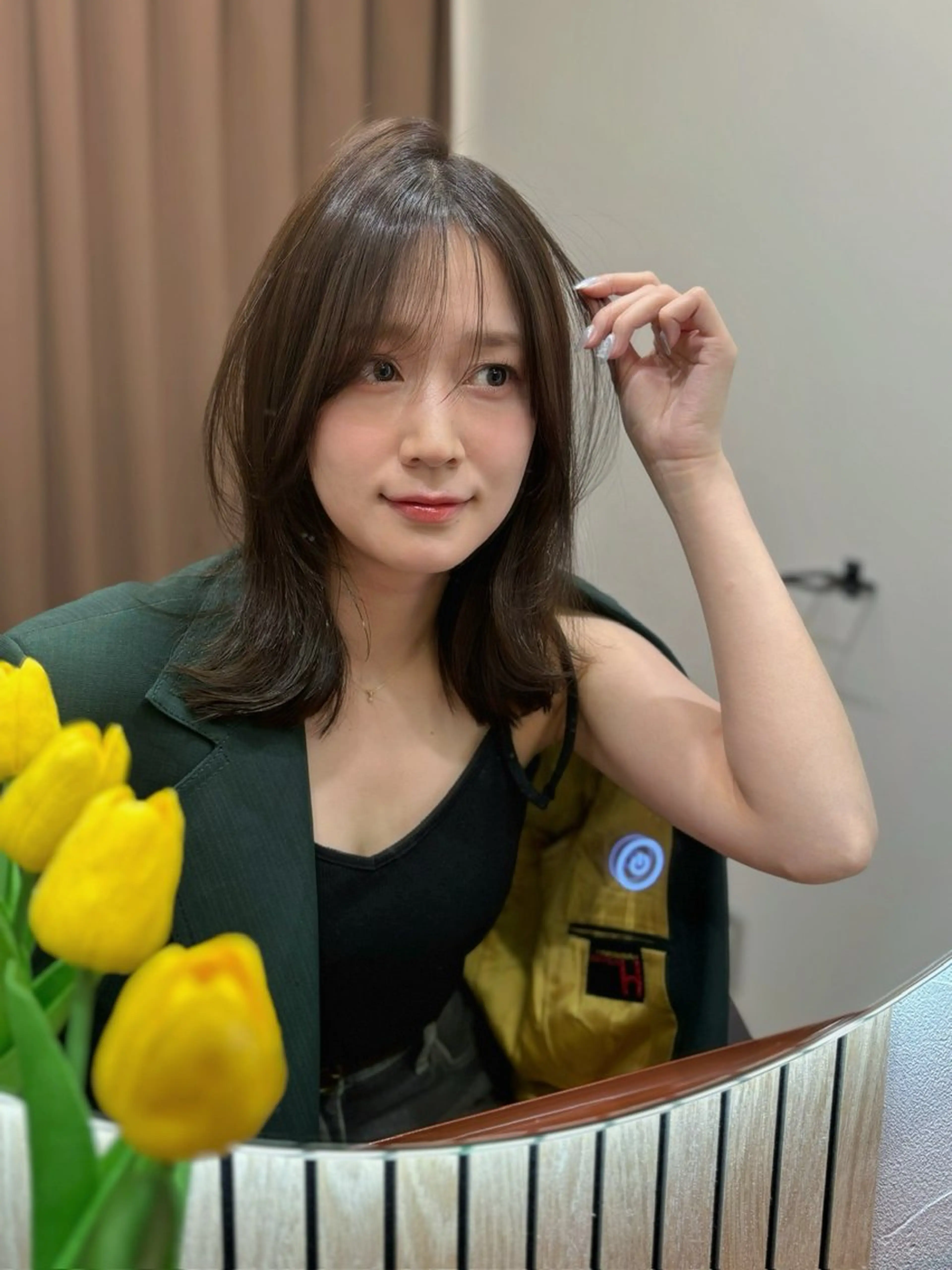 ミディアム カラー ヘアアレンジ 透明感カラー くびれヘア 顔まわりレイヤー 顔周りカット 韓国風ヘア カット ヘアカラー トリートメント ヘッドスパ ヘアセット ®️レイヤー/透明感 カラー/星野六三四のヘアスタイル