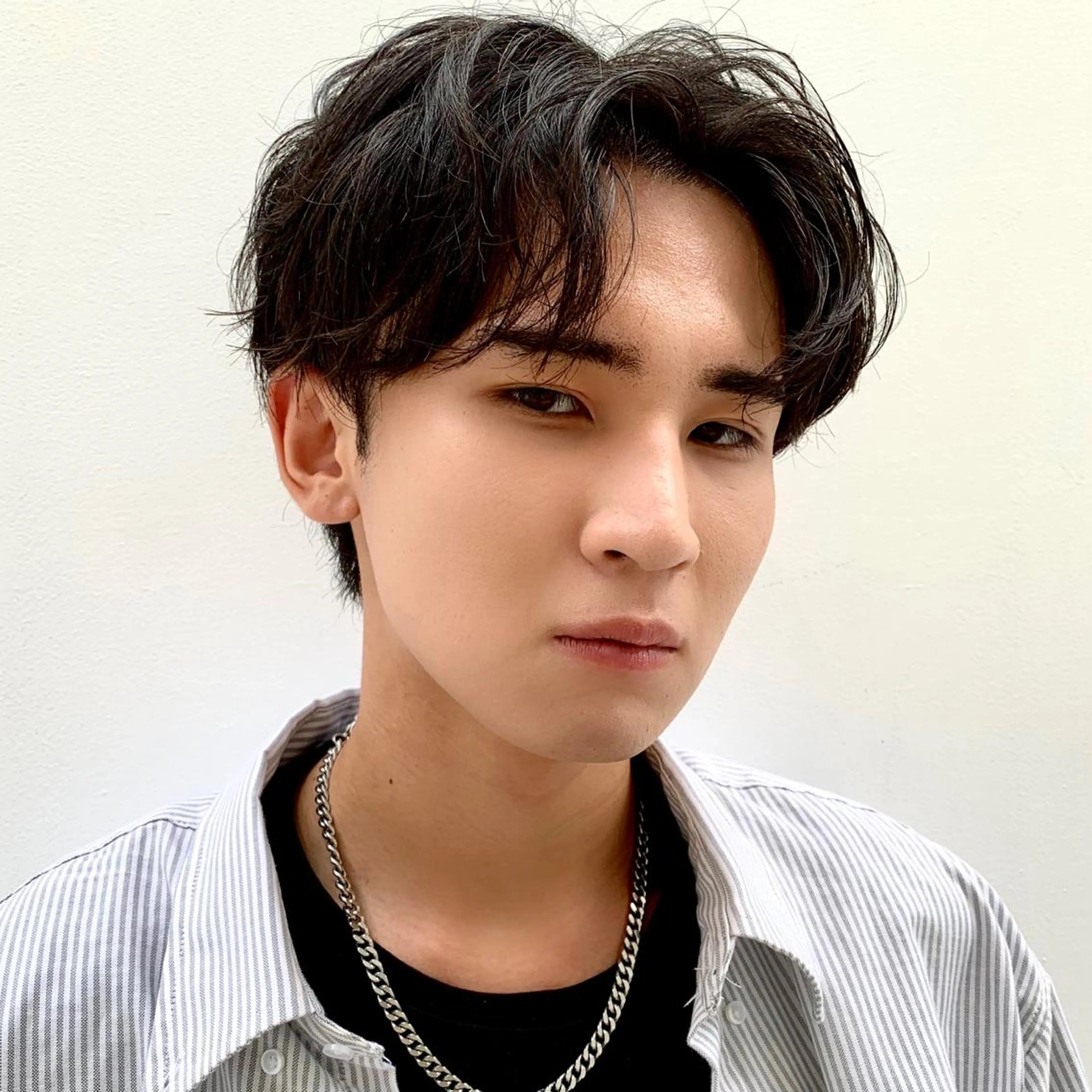 ショート パーマ メンズ センターパート メンズパーマ ニュアンスパーマ カット トリートメント ヘアセット 丁寧なカウンセリング 🌿Chiemi🌿のヘアスタイル