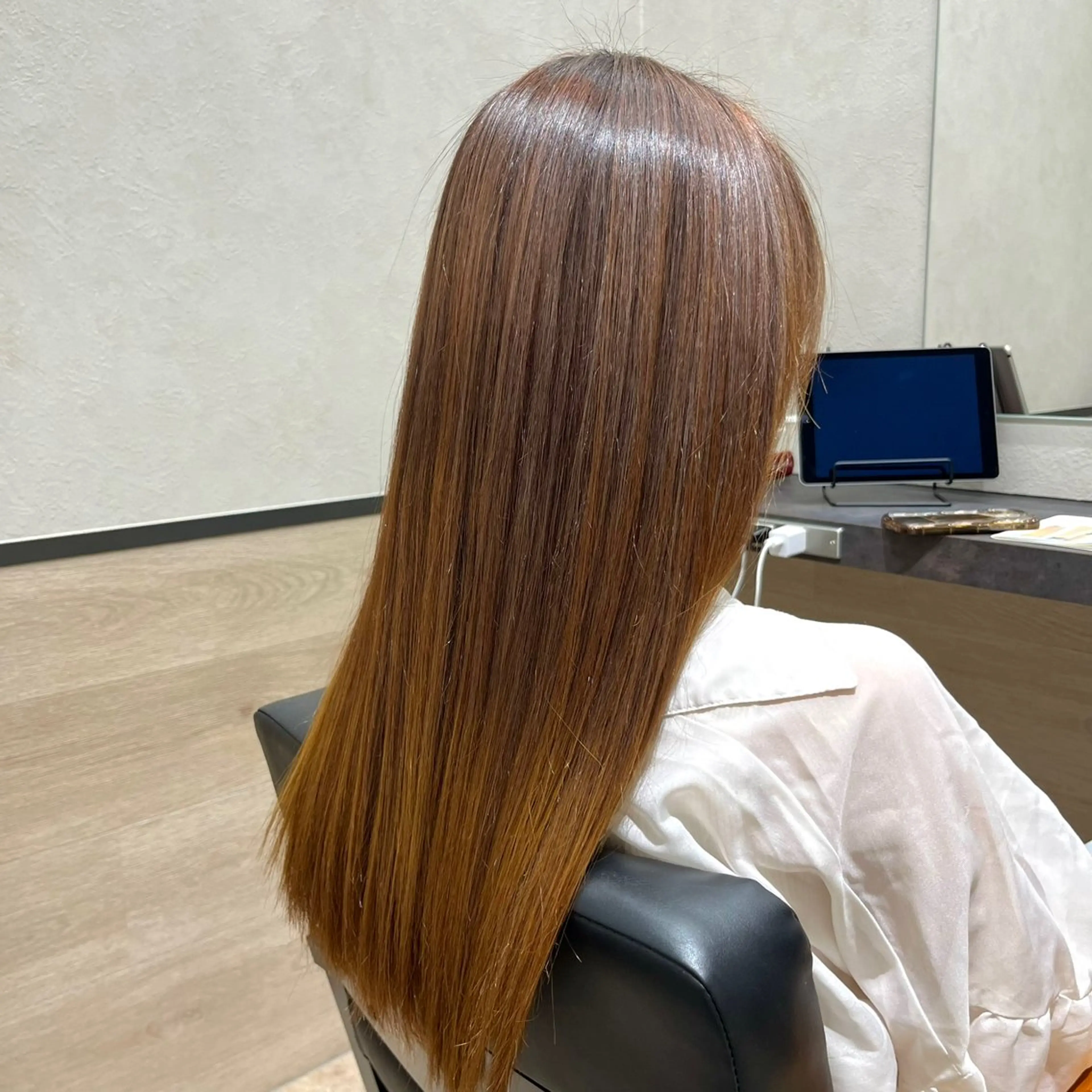 ロング カラー ブリーチ カット ヘアカラー トリートメント 有田裕真 【ブリーチカラー】のヘアスタイル