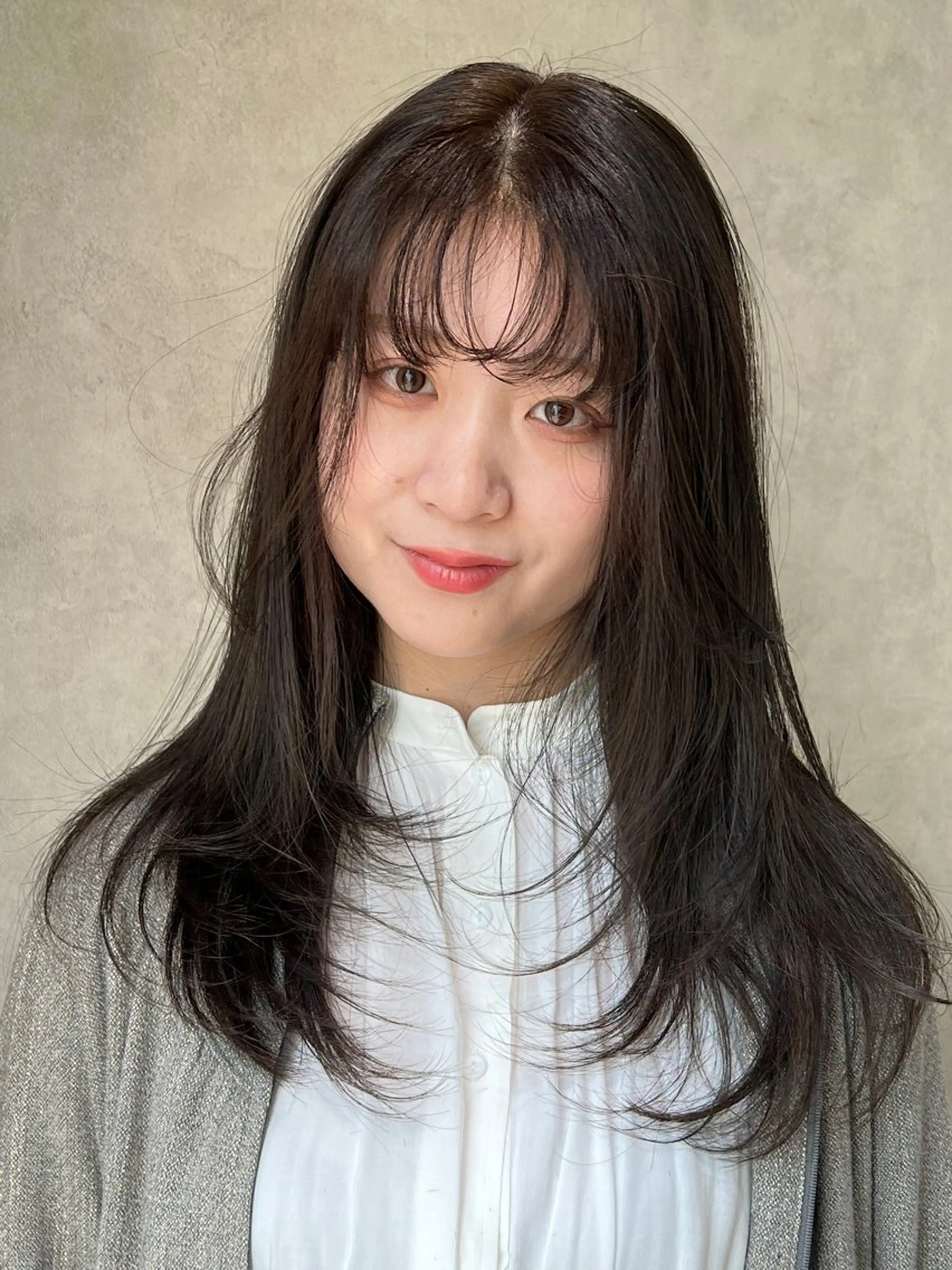 セミロング アッシュ アッシュブラウン レイヤーカット カット ヘアカラー トリートメント 透明感カラー/ ダブルカラー /ソラのヘアスタイル