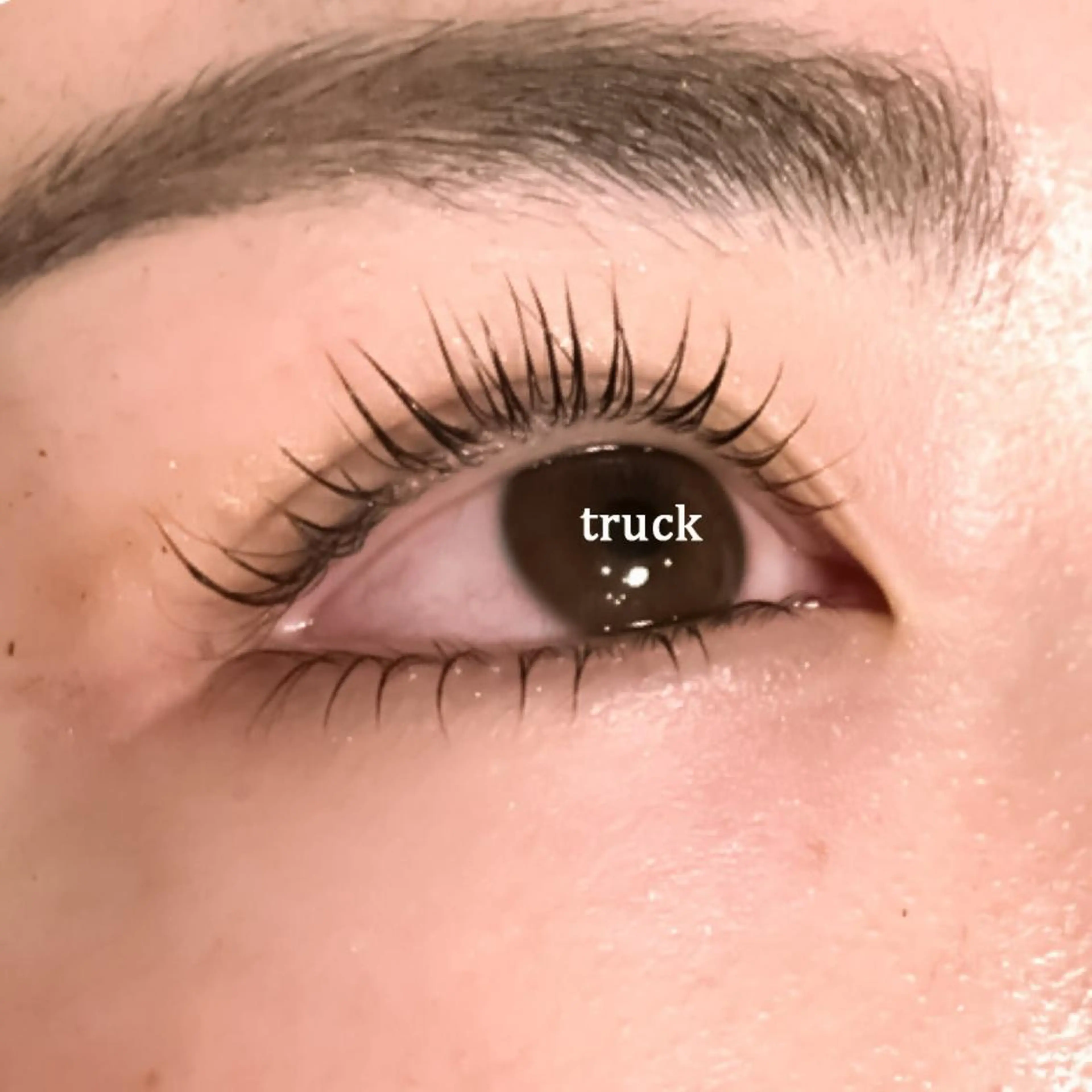 マツエク・マツパ アイサロンTOP BROW天王寺あべの店所属・TOPBROW マユリのマツエク・マツパデザイン