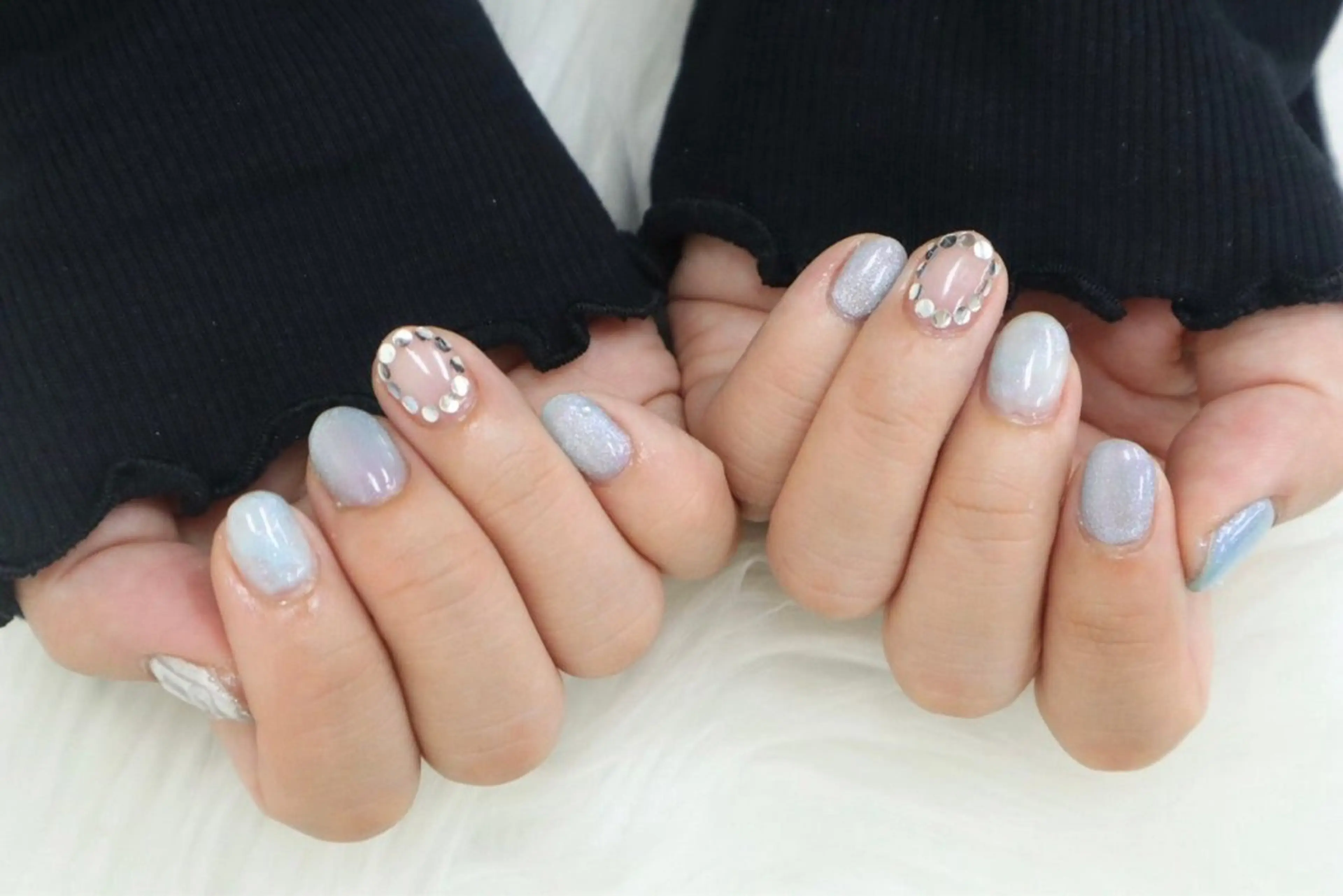 ネイル 水色 マグネットネイル ショートネイル シルバー カラーズビューティサロン所属・ツノスエアヤカ ／つののネイルデザイン
