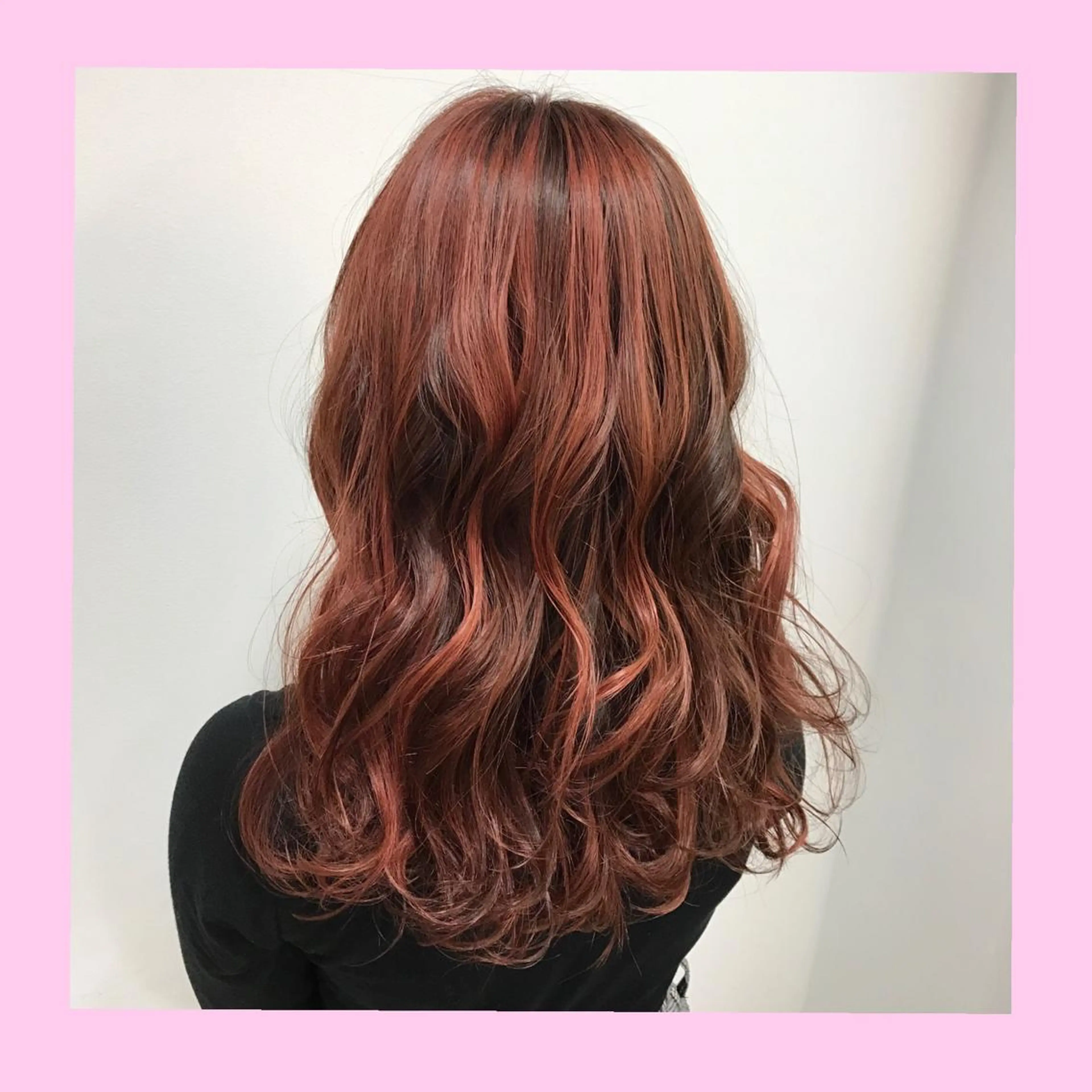 ロング カラー ピンクカラー SHIN/レイヤー カット×クロスパーマのヘアスタイル