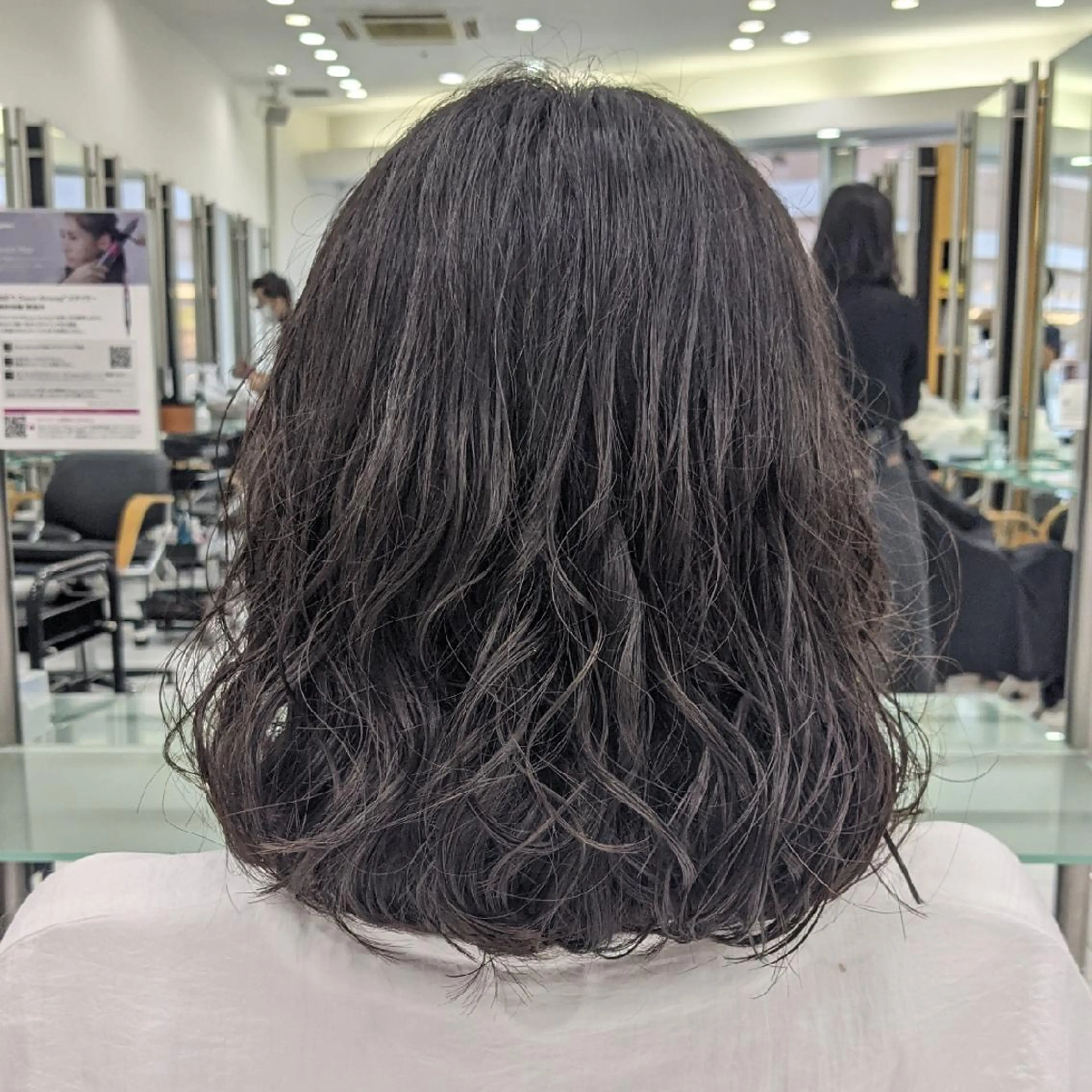 ミディアム TONI&GUY所属・Otsuka Satsukiのヘアスタイル