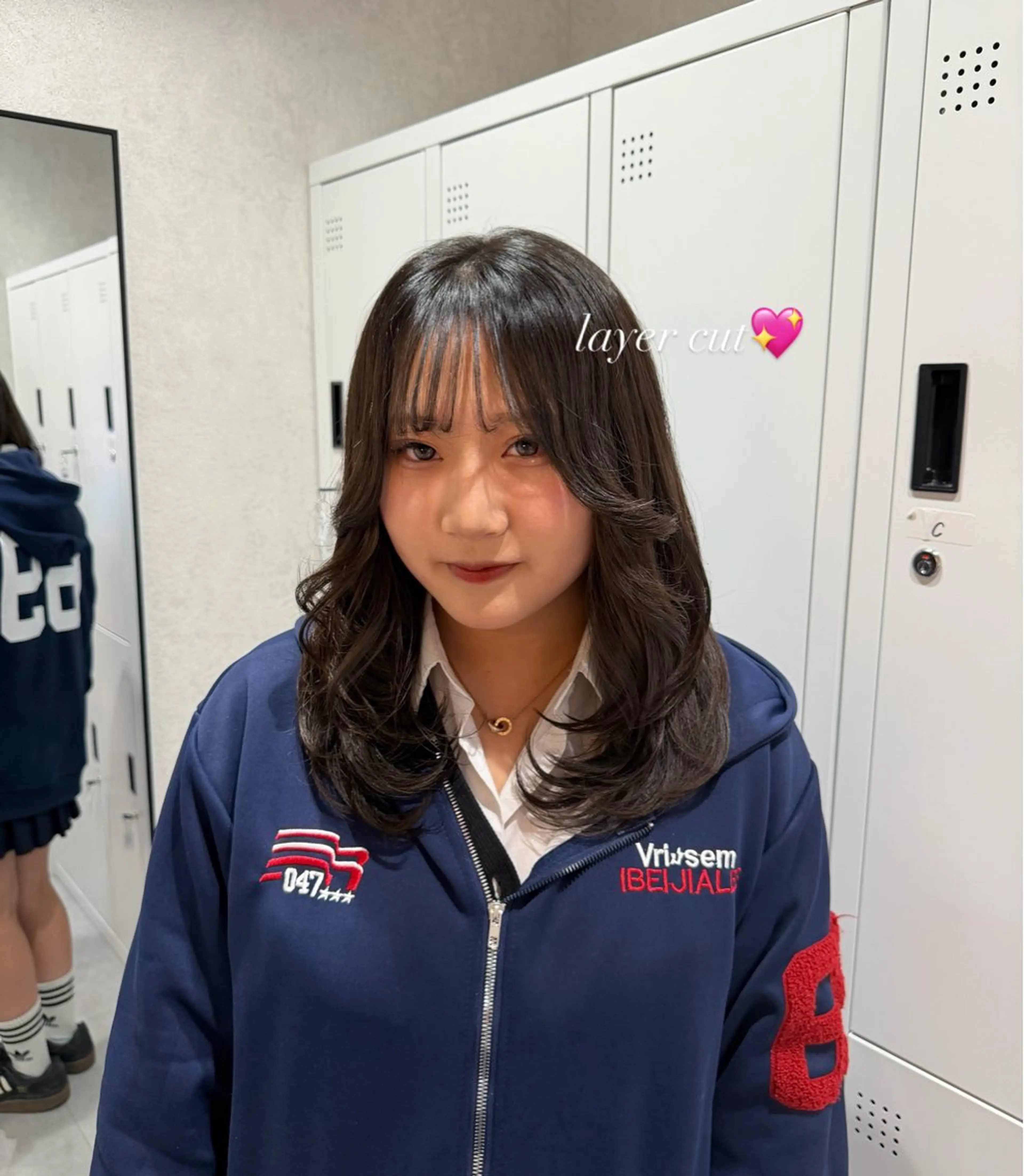 セミロング 顔まわりレイヤー レイヤーカット カット Hiiro/海外ヘア /レイヤーカットのヘアスタイル