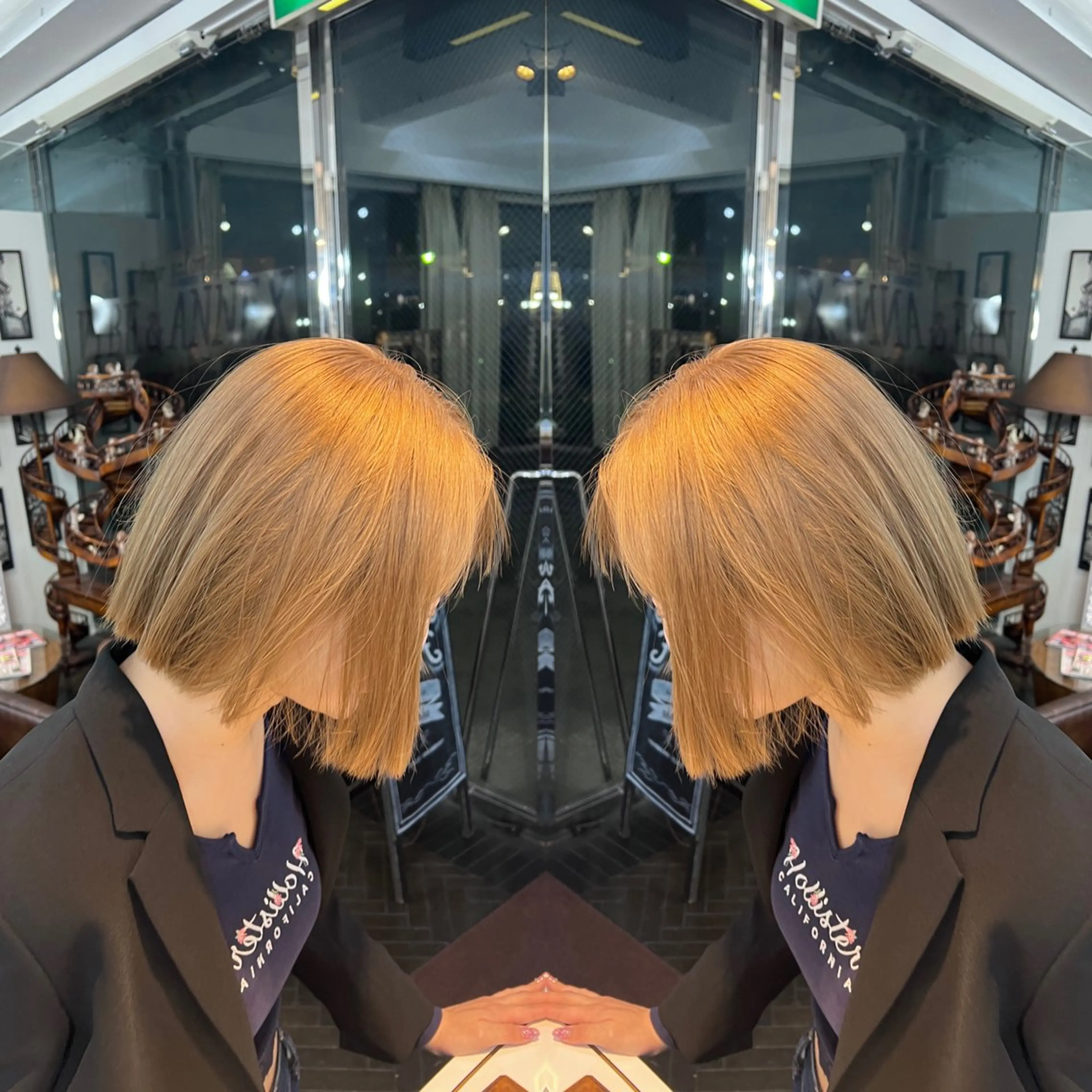 ショート カラー ブリーチ ヘアカラー トリートメント レイヤー/ボブ/ ミニボブ/AOIのヘアスタイル