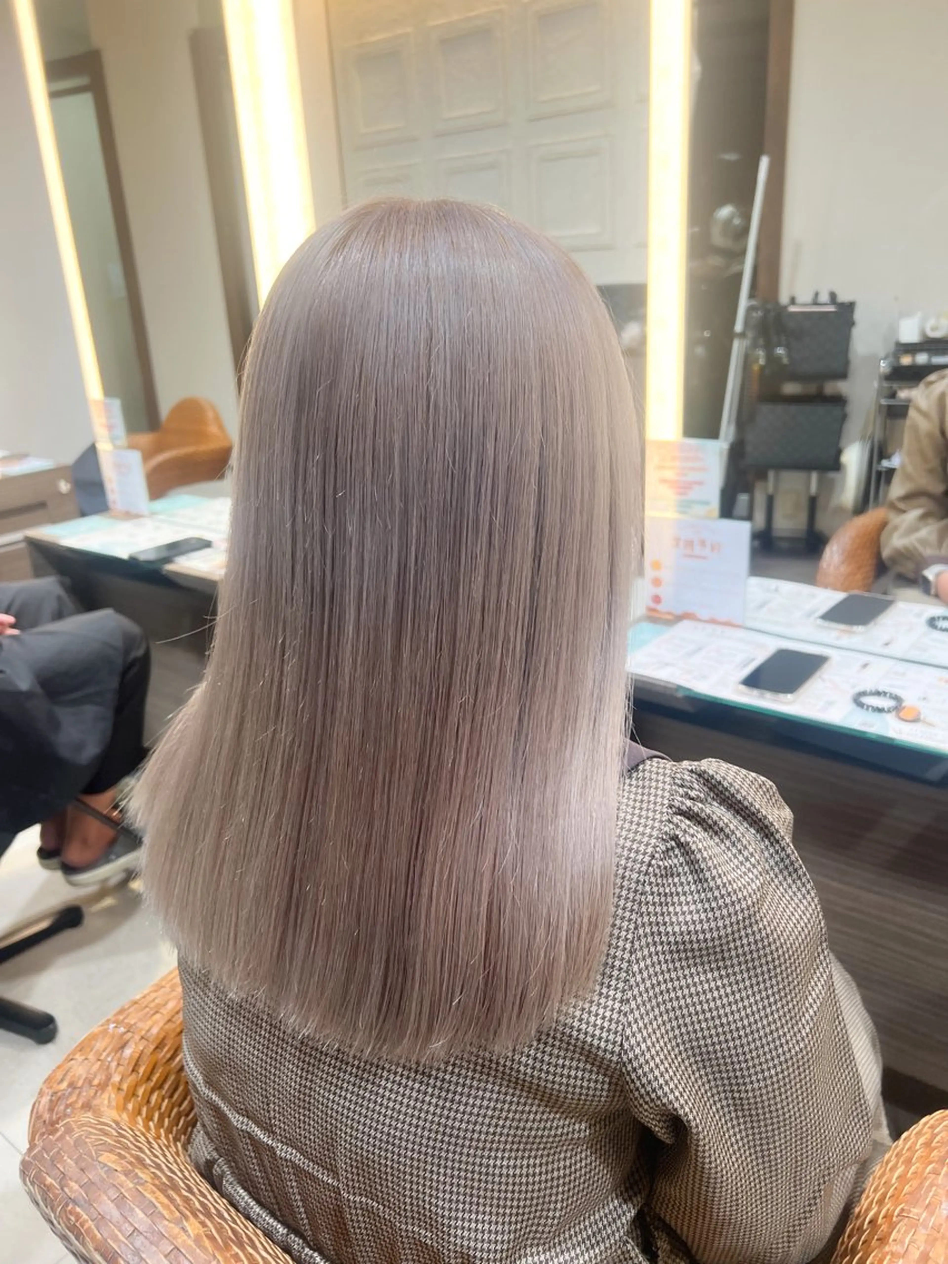 ロング カラー ブリーチ カット ヘアカラー ブリーチカラー💛 石川慧南のヘアスタイル