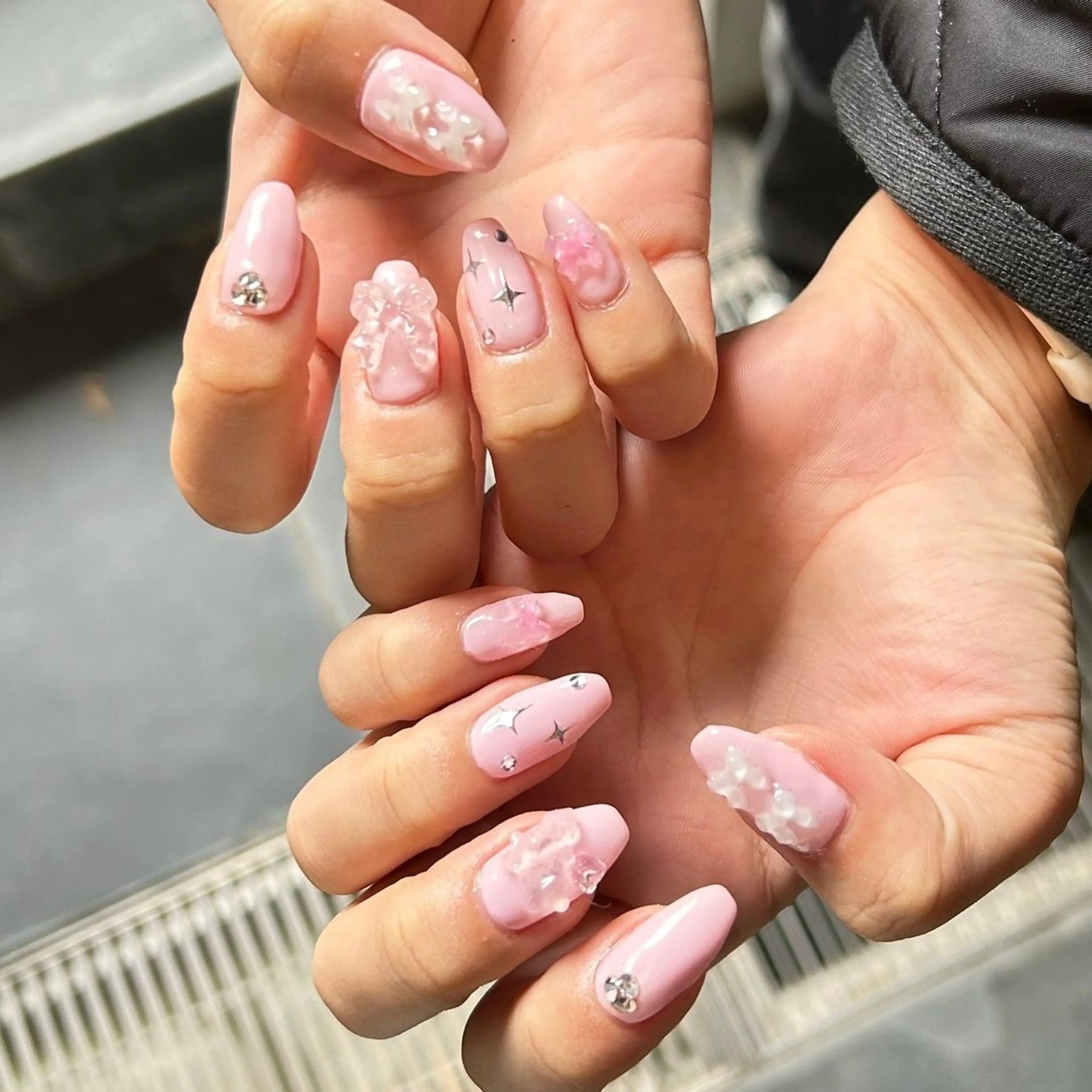 ネイル unwind ┊︎春ネイル🍑のネイルデザイン