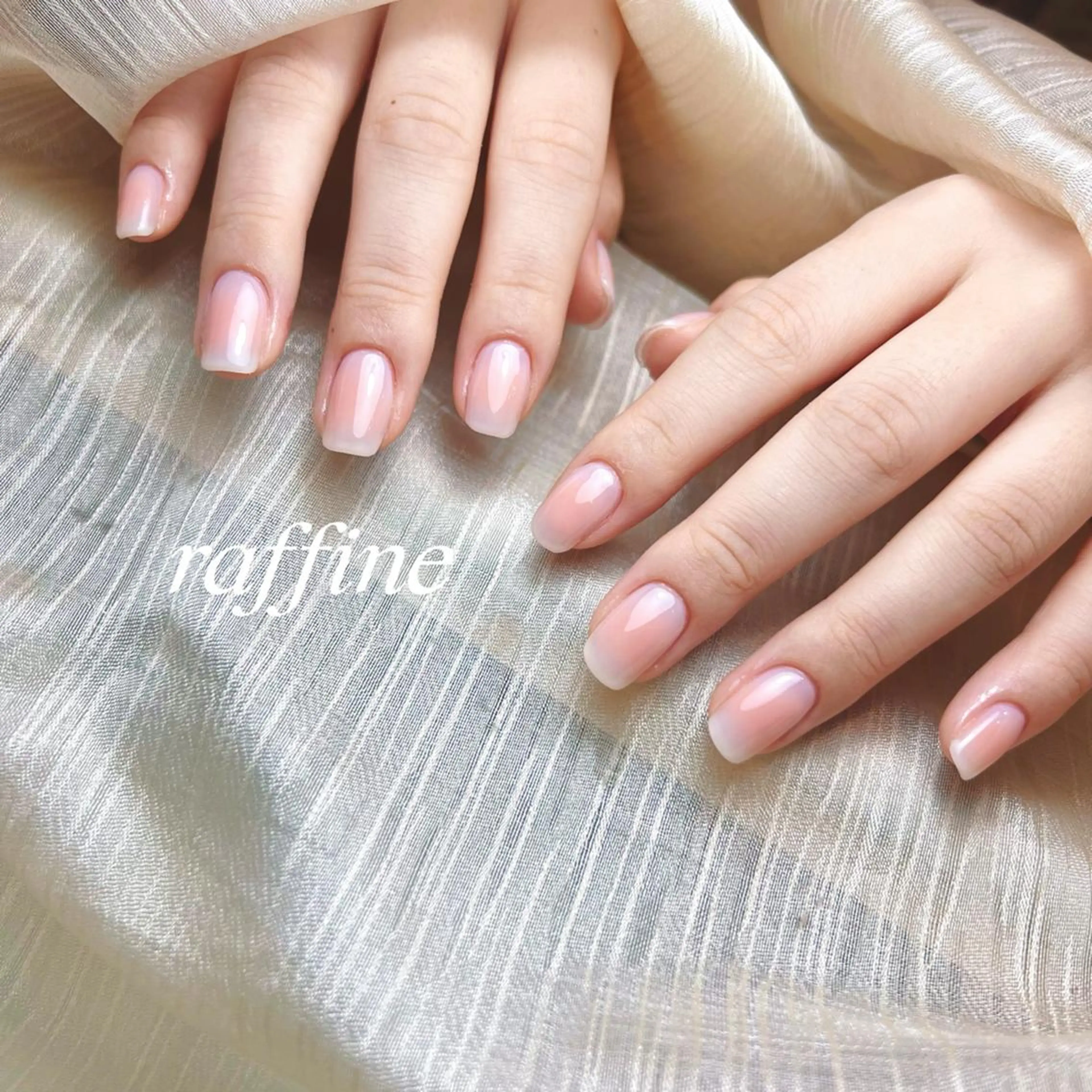 ネイル ハンドネイル RAFFINE 月🦋🩵のネイルデザイン