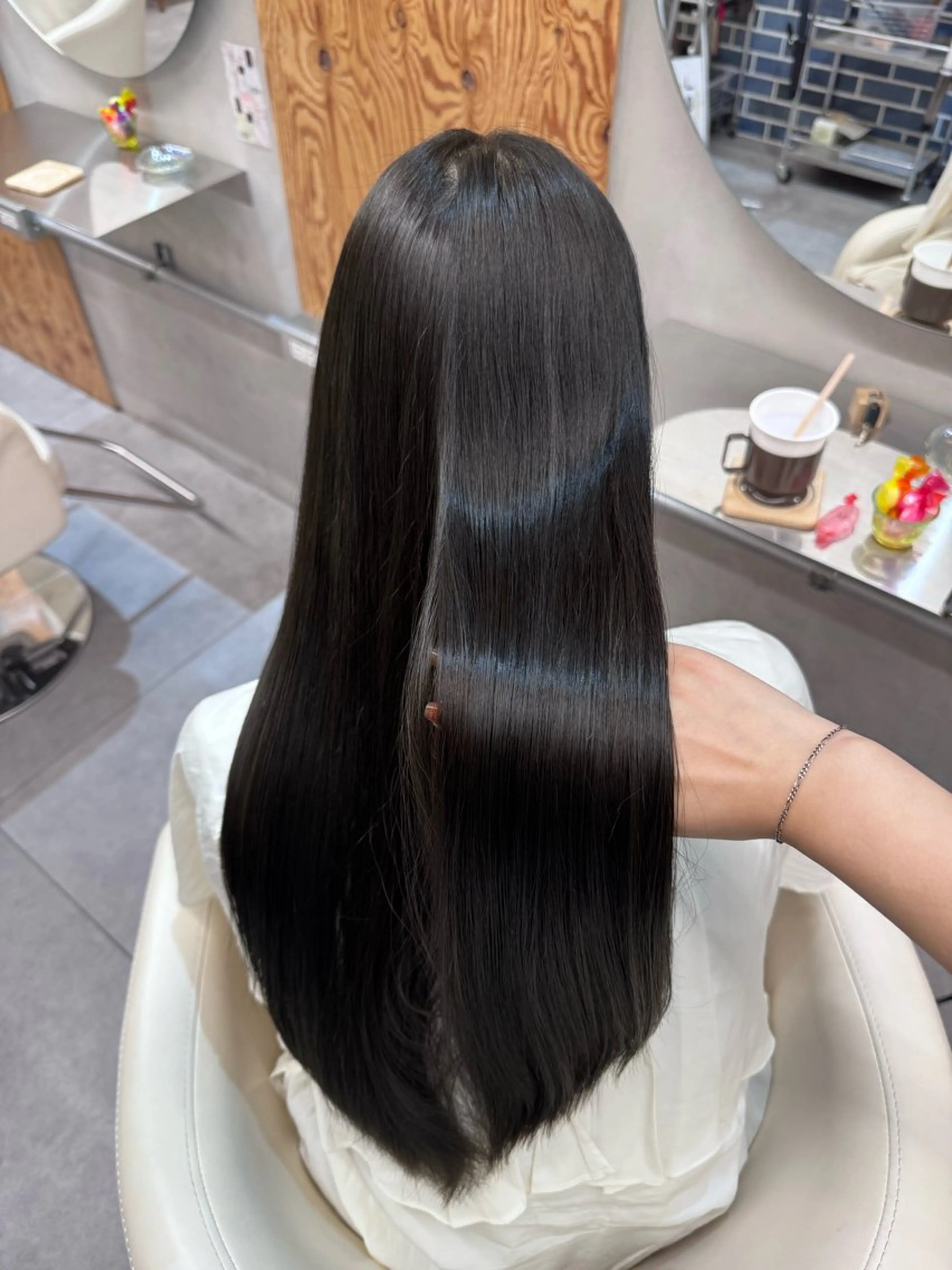 ロング カラー 透明感カラー グレージュ ハイトーン縮毛/暖色 なーな🎀🤍のヘアスタイル