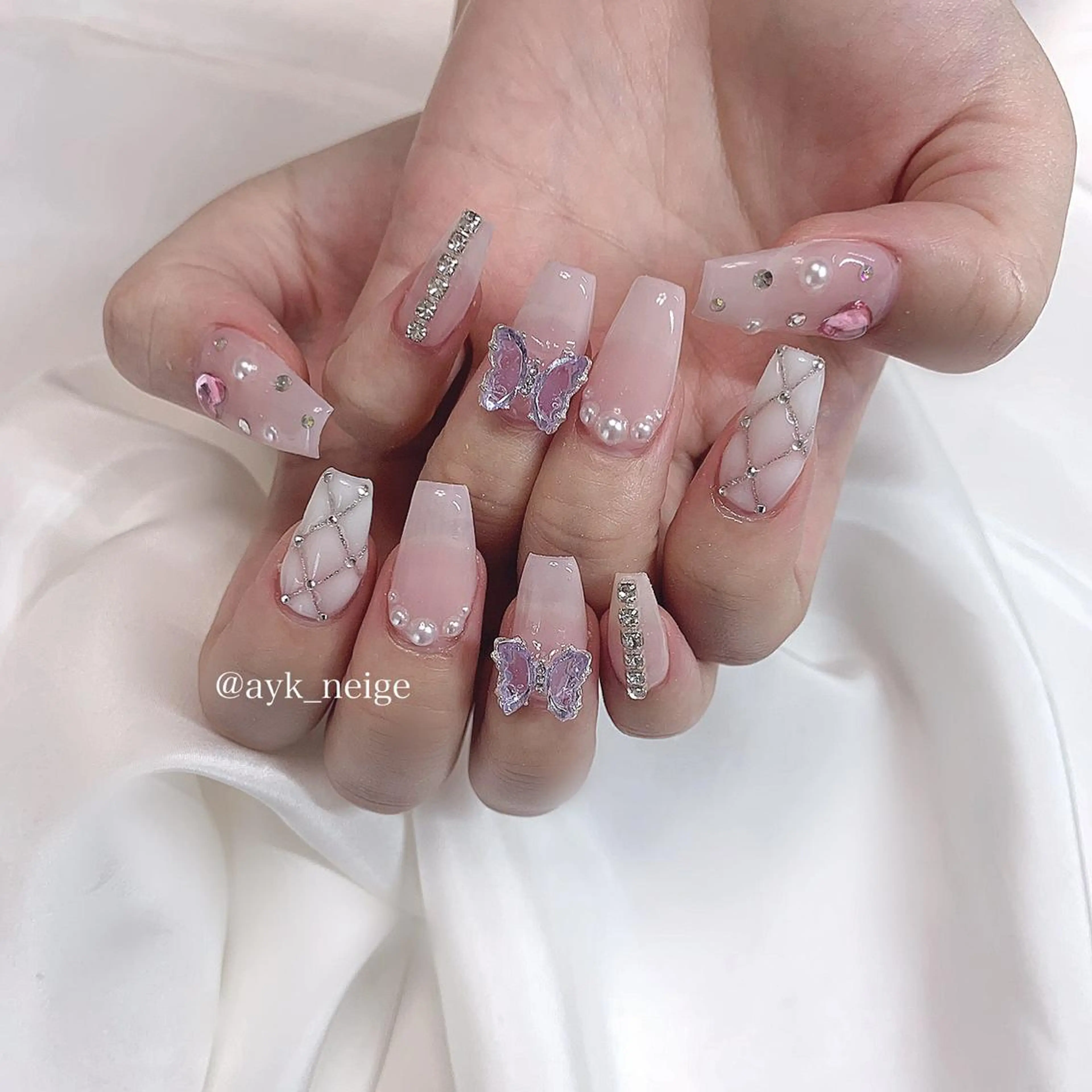 ネイル オーロラネイル フットネイル ハート キラキラネイル 韓国ネイル n'eige nail所属・大谷 綾香のネイルデザイン