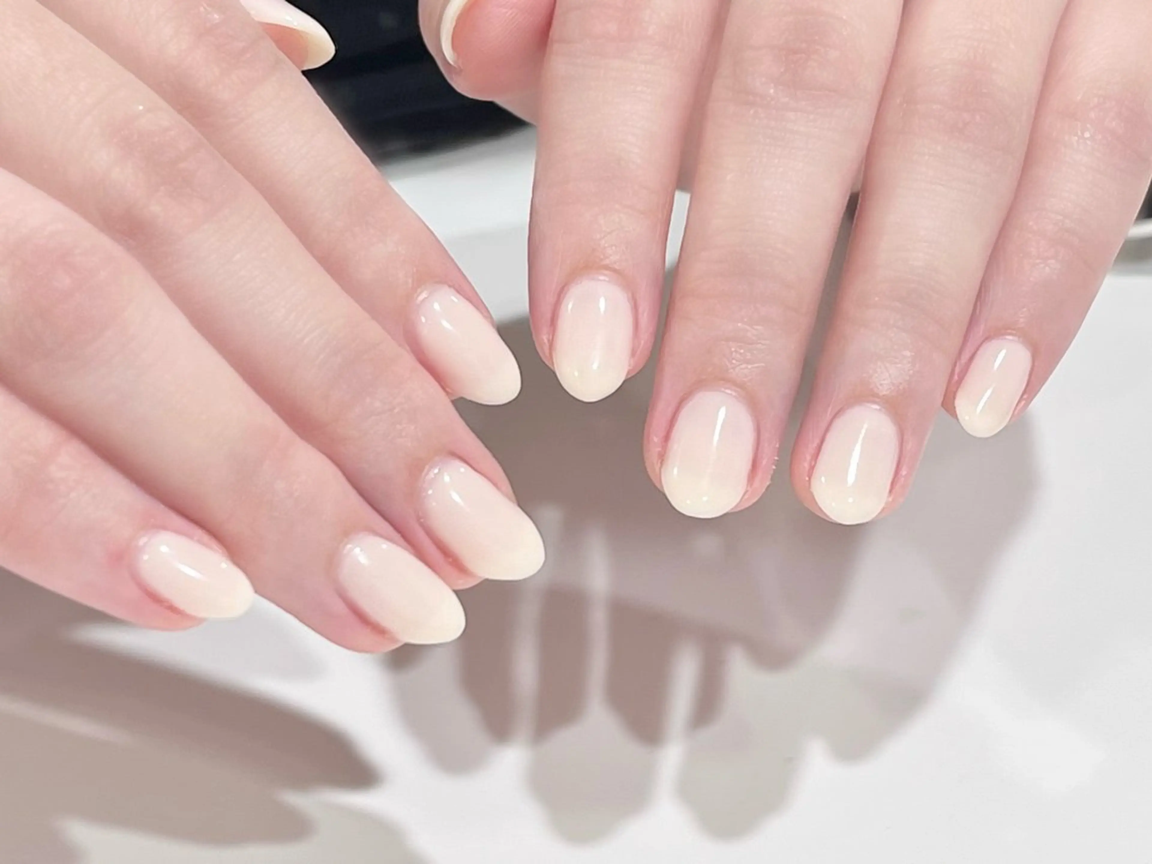 ネイル ワンカラーネイル ホワイト LORAN  Lim EYE&NAIL【ローランリム】所属・LORAN Lim 紫月のネイルデザイン