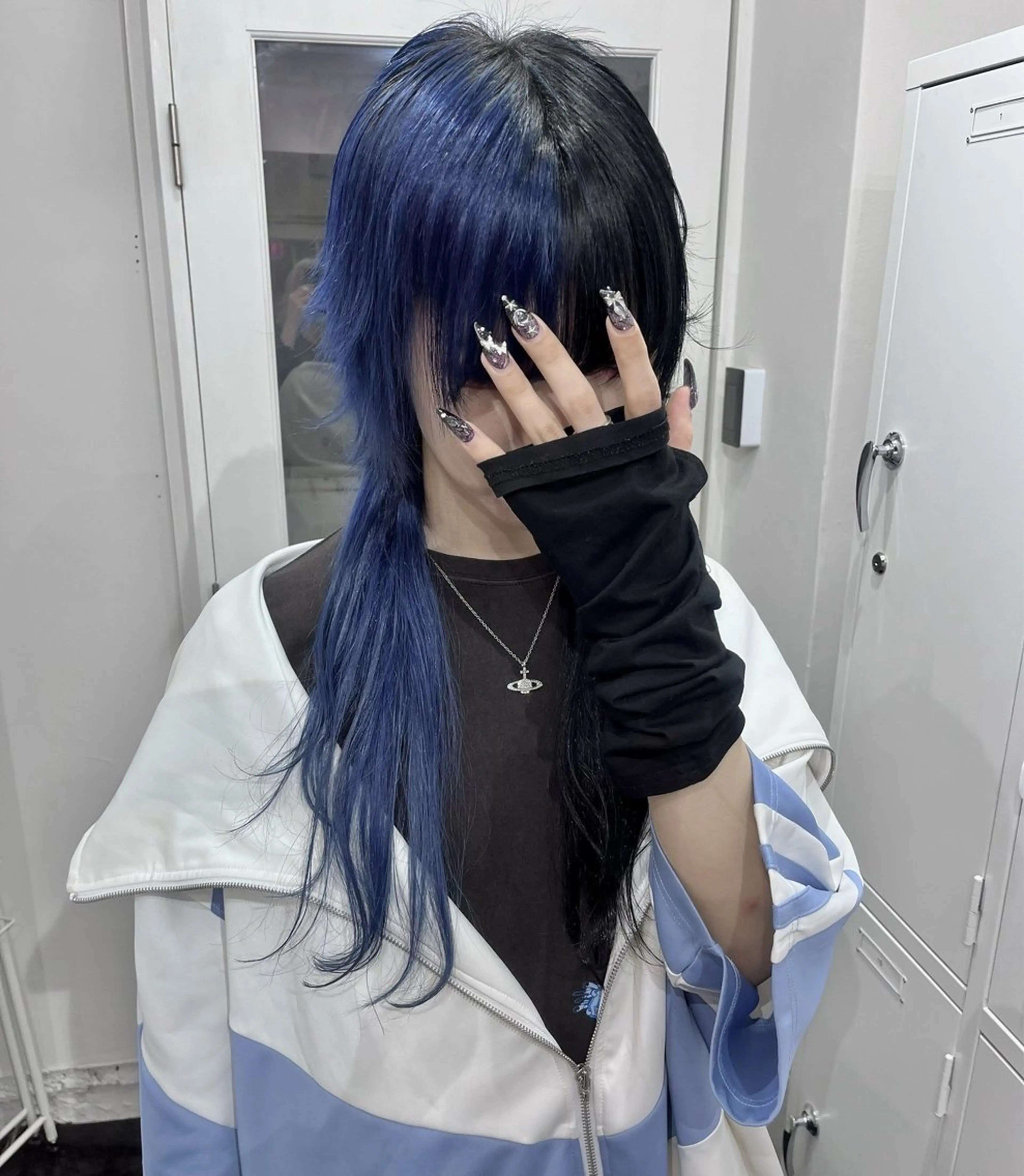 セミロング 抜け感/ワンカラー/ 明大前/桑田のヘアスタイル