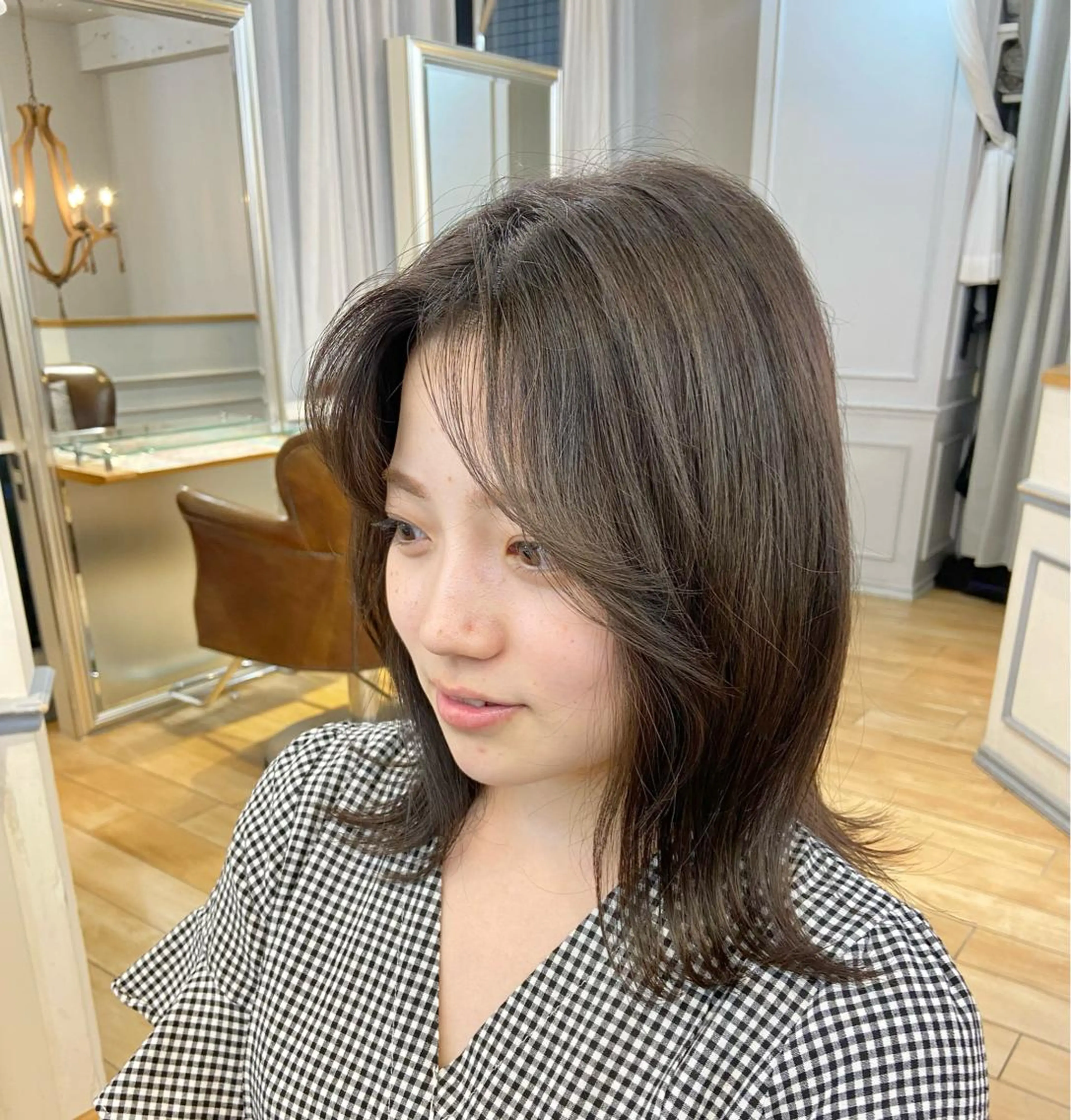 ミディアム カラー ブリーチ 透明感カラー グレージュ カット ヘアカラー トリートメント 🫧 nanaco🫧のヘアスタイル