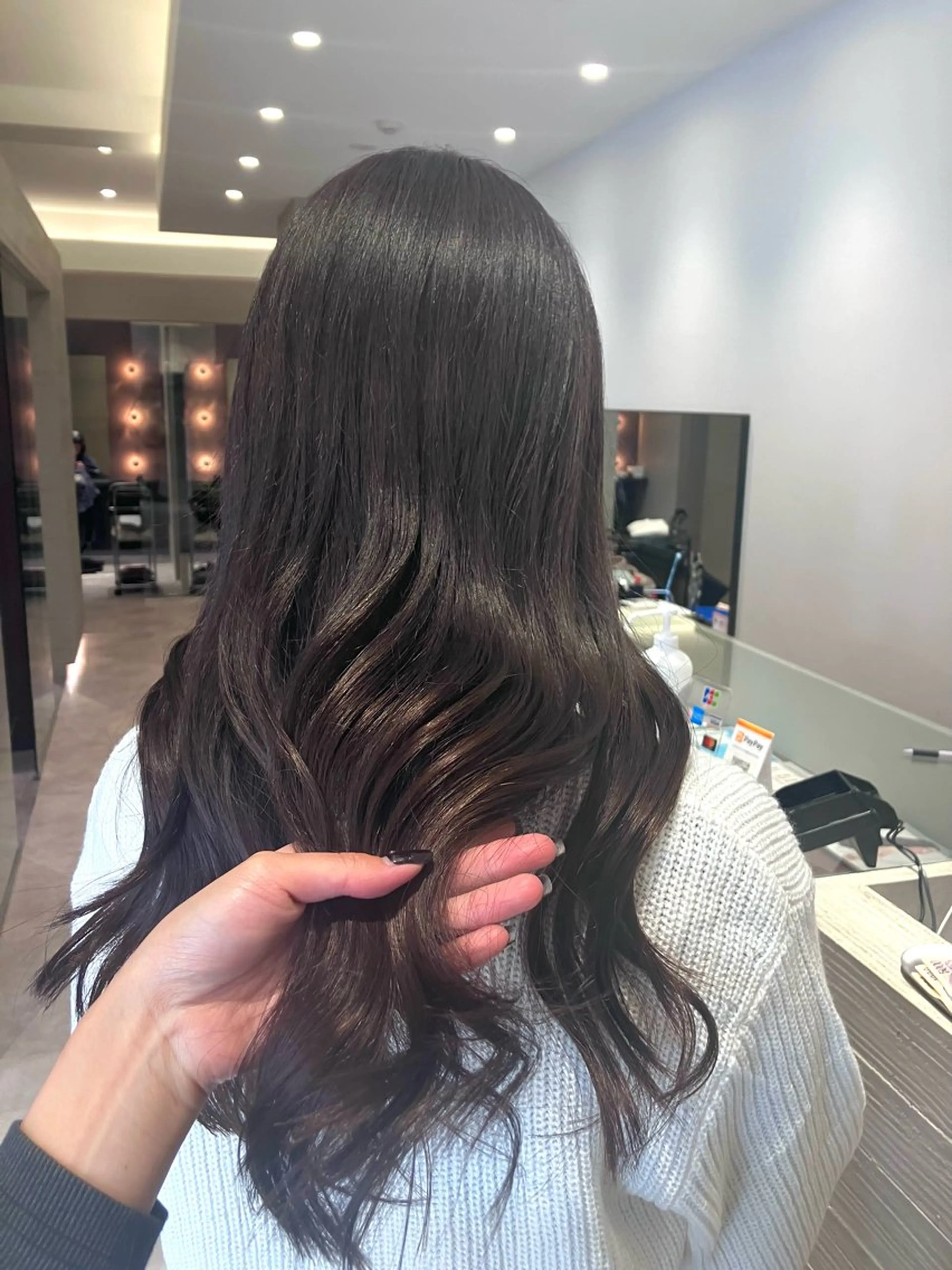 ロング カラー ブラウンカラー トリートメント サキ🤍ハイトーン 🩰くびれ巻きヘアのヘアスタイル